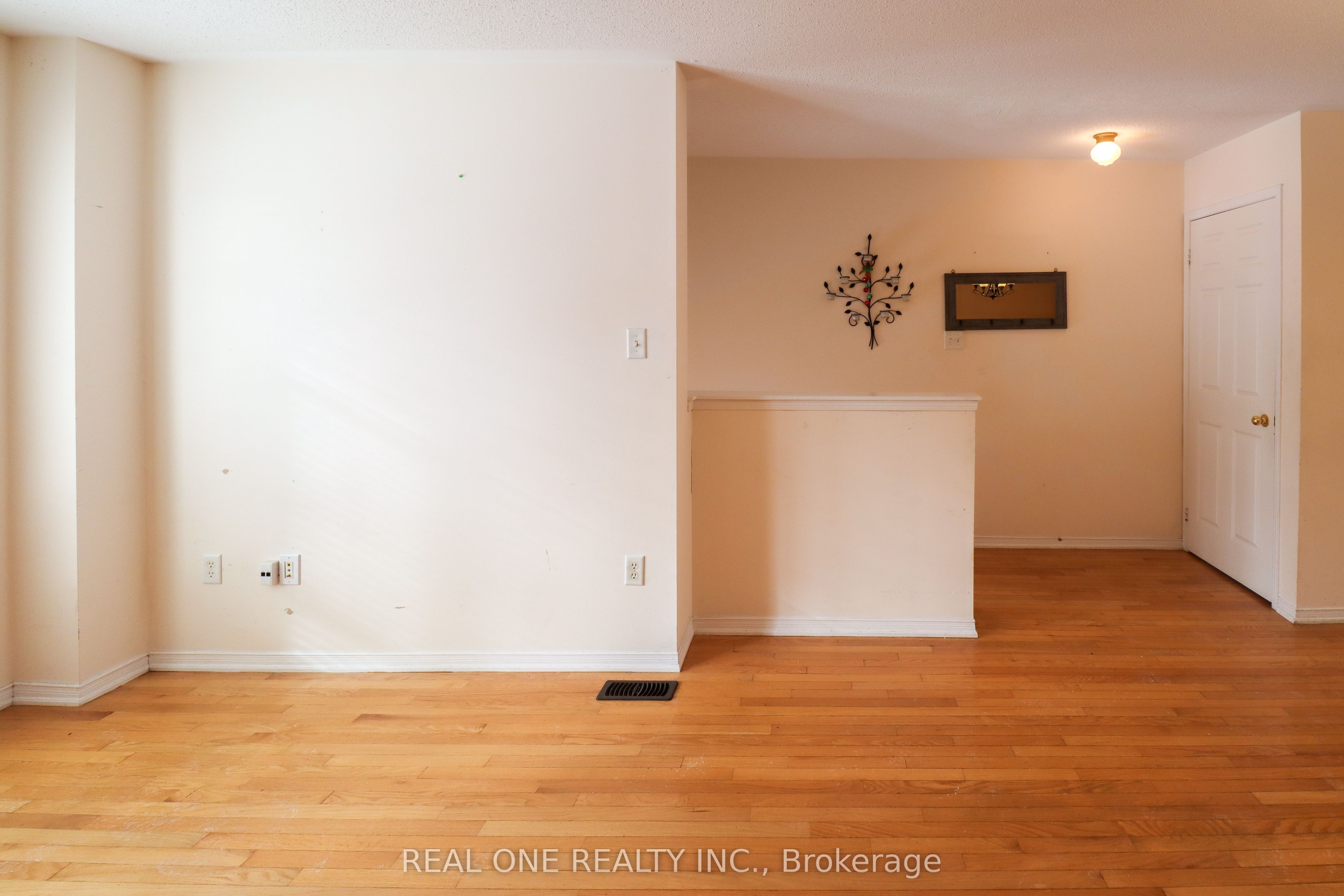 4950 Albina Way 175 Property Photo 3