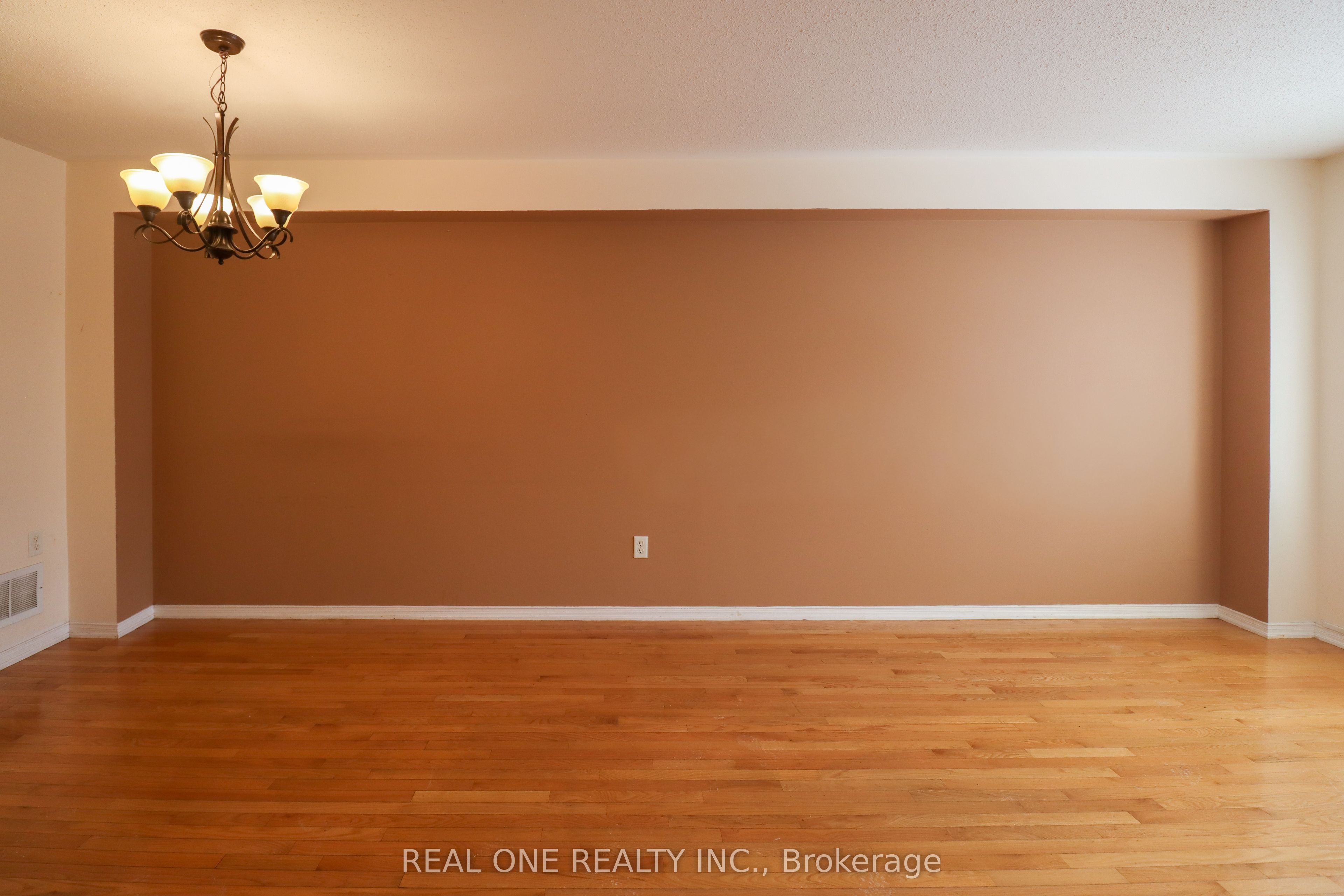 4950 Albina Way 175 Property Photo 6
