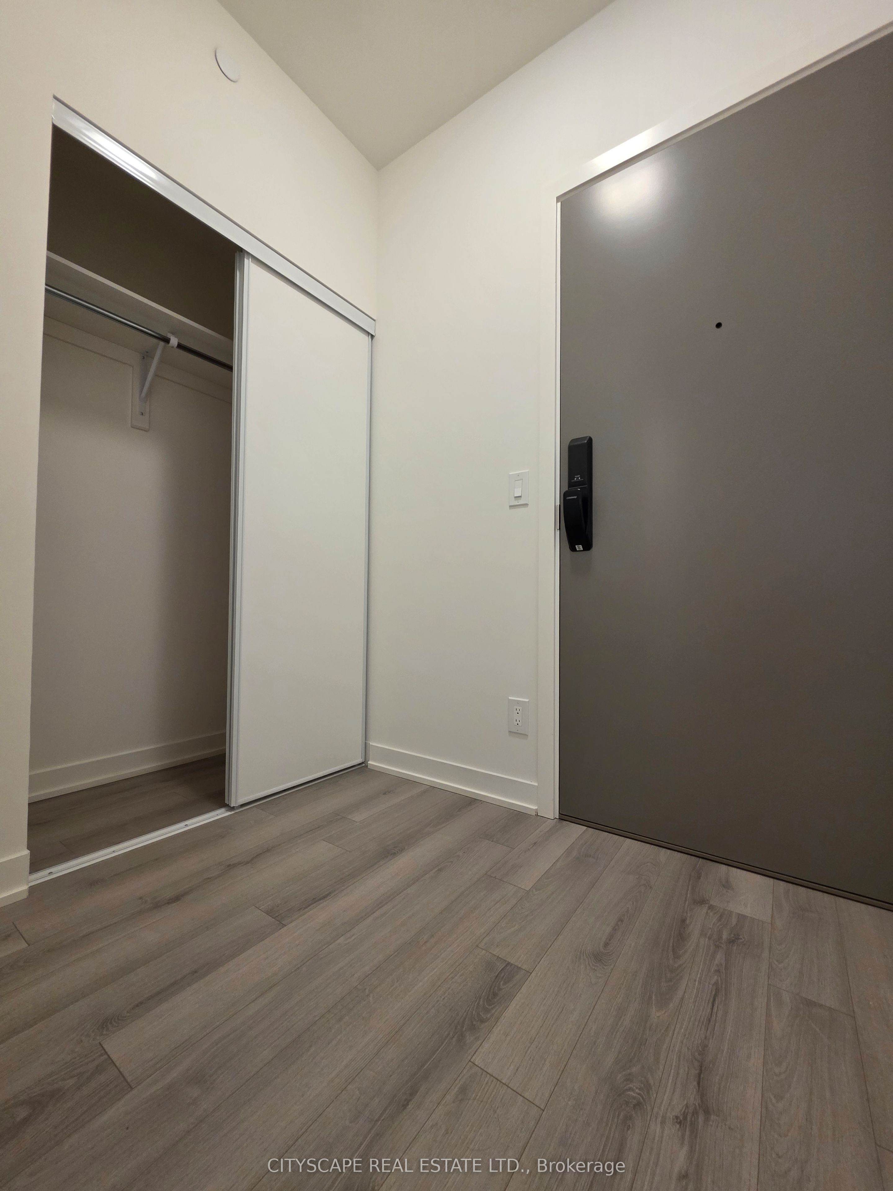 3079 Trafalgar Road 1201 Property Photo 4