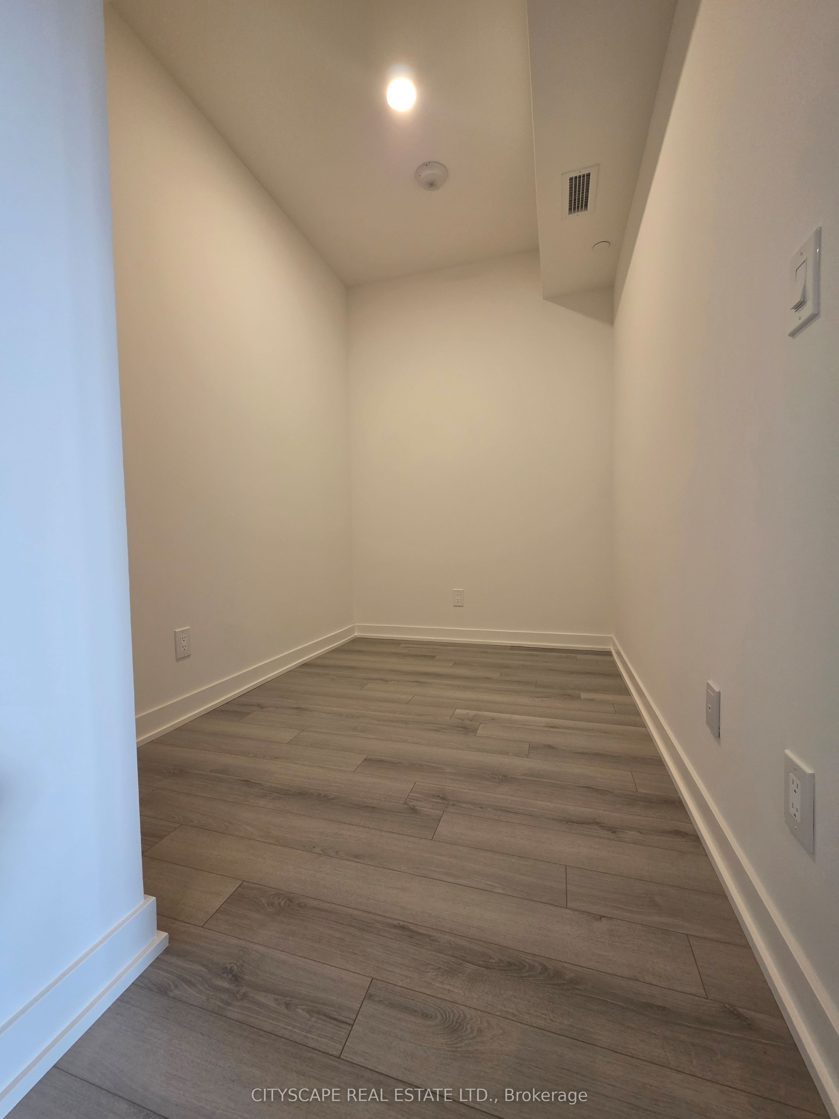 3079 Trafalgar Road 1201 Property Photo 14