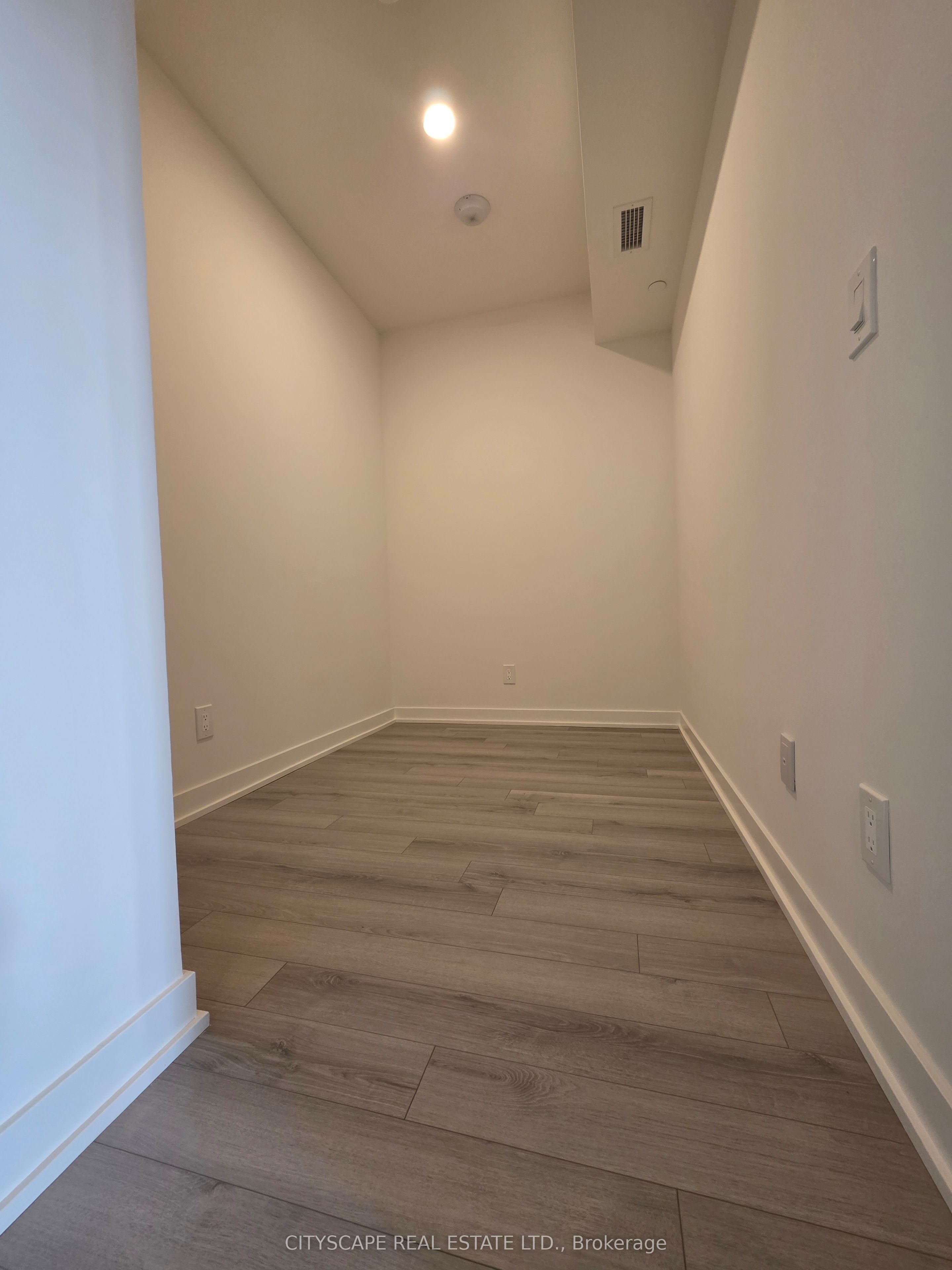 3079 Trafalgar Road 1201 Property Photo 15