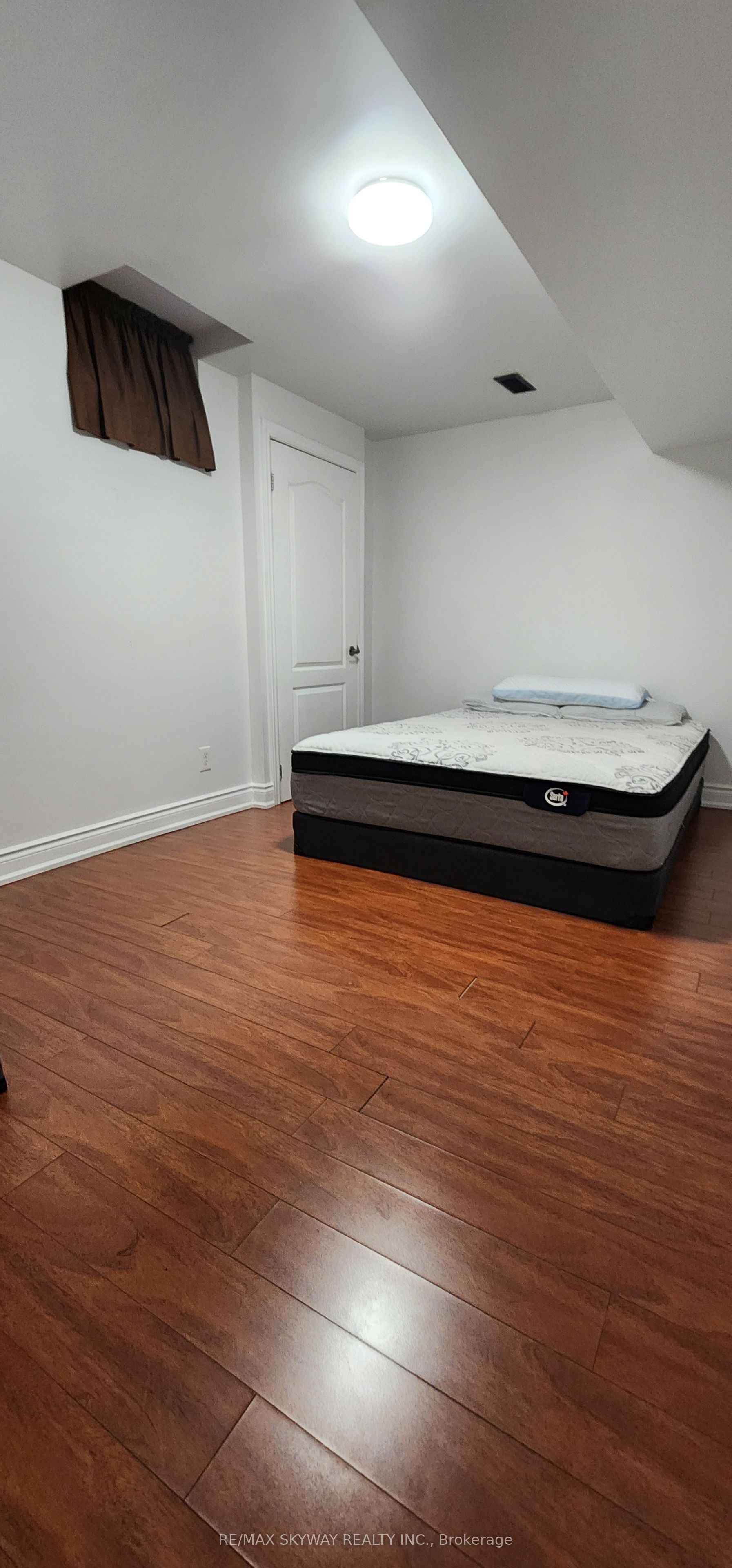 68 Cobblehill Crescent Property Photo 9