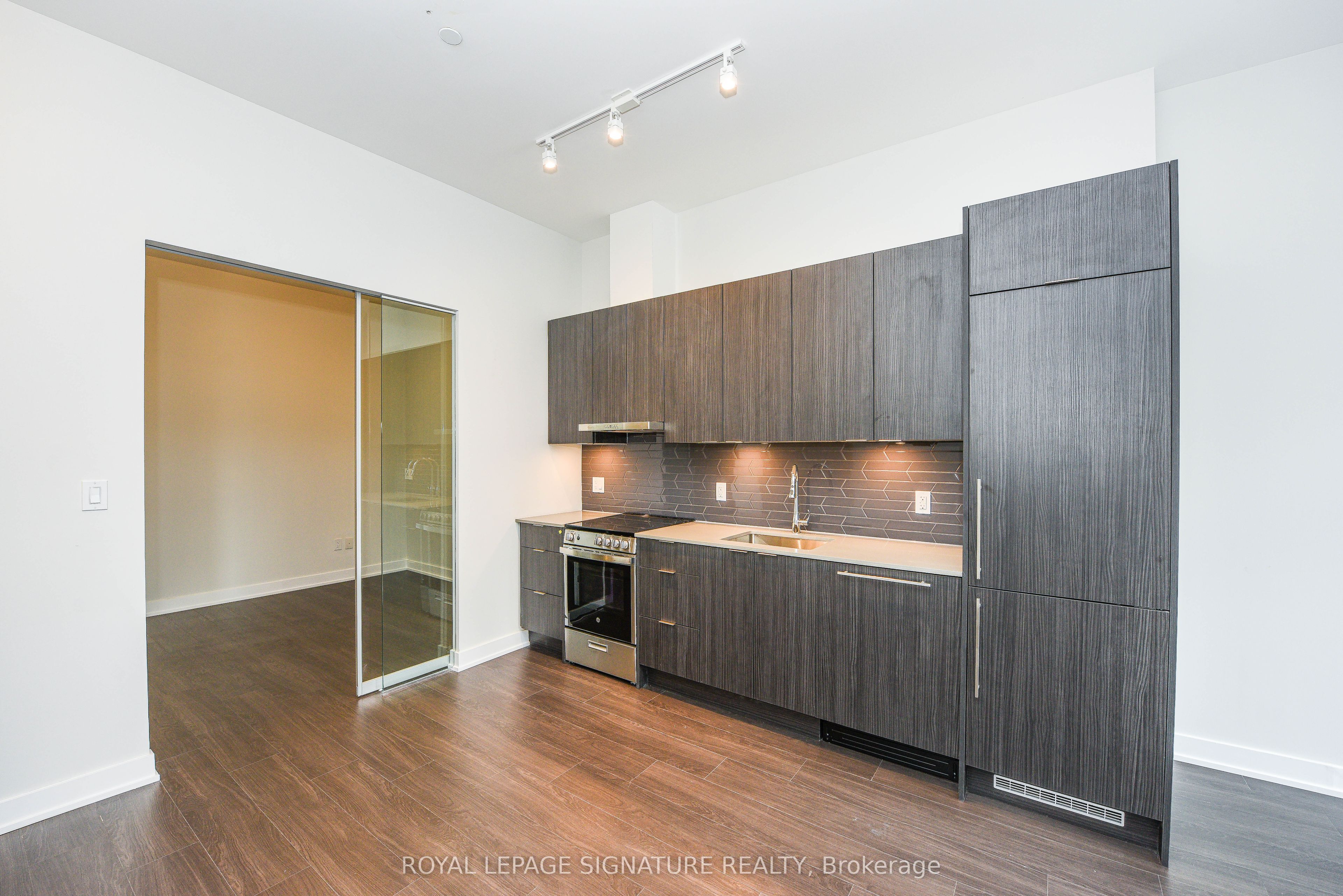 430 E Square One Drive E 505 Property Photo 9