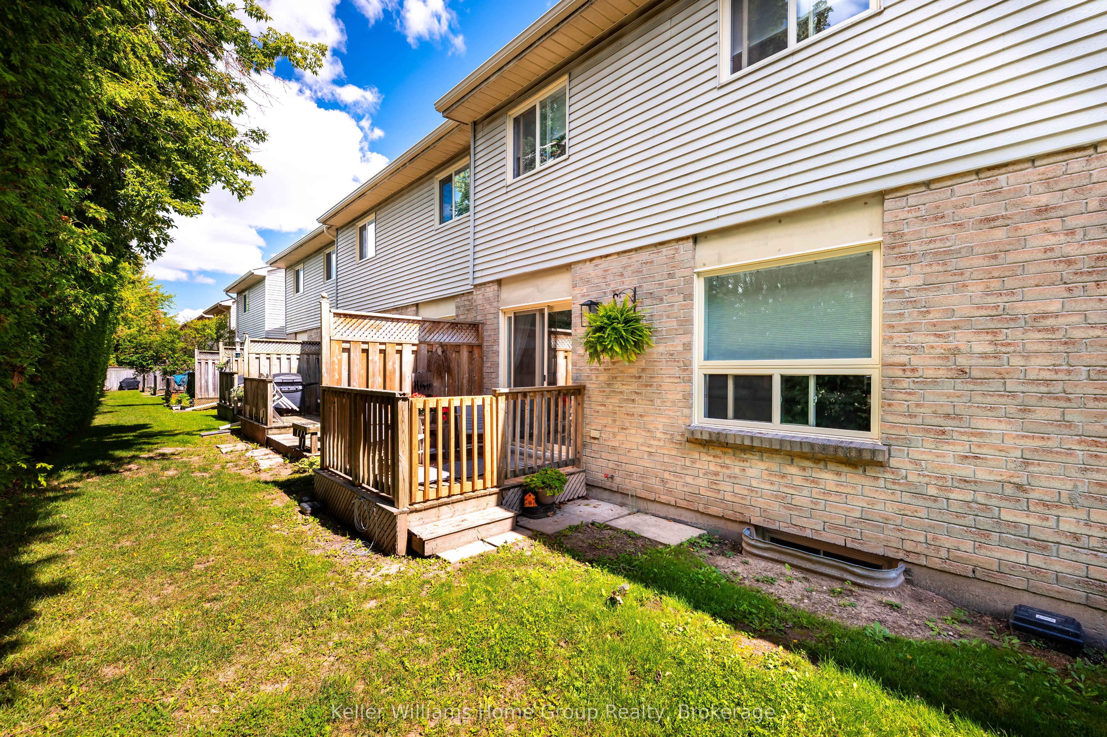 90 Lawrence Avenue 67 Property Photo 5