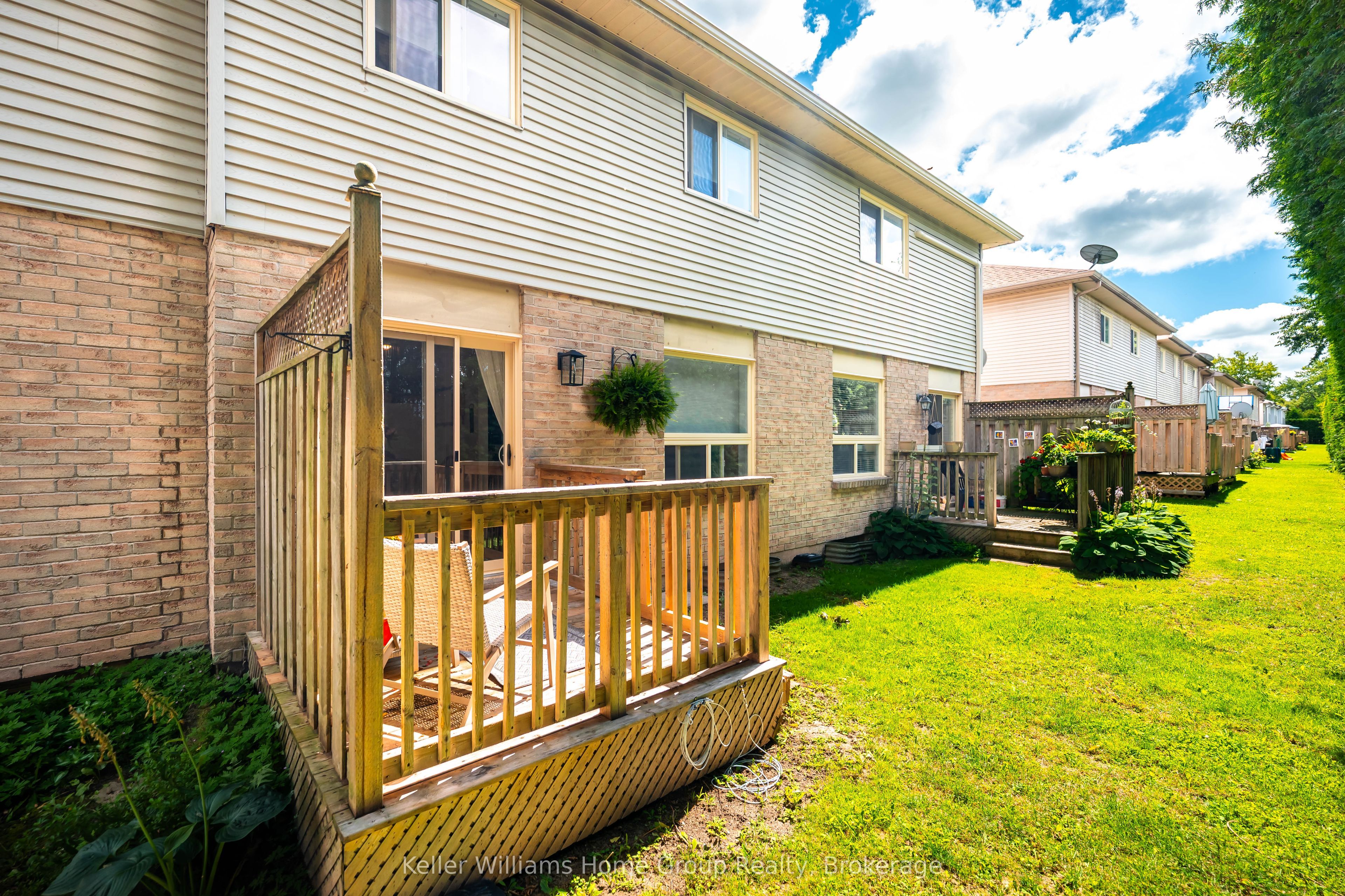 90 Lawrence Avenue 67 Property Photo 6