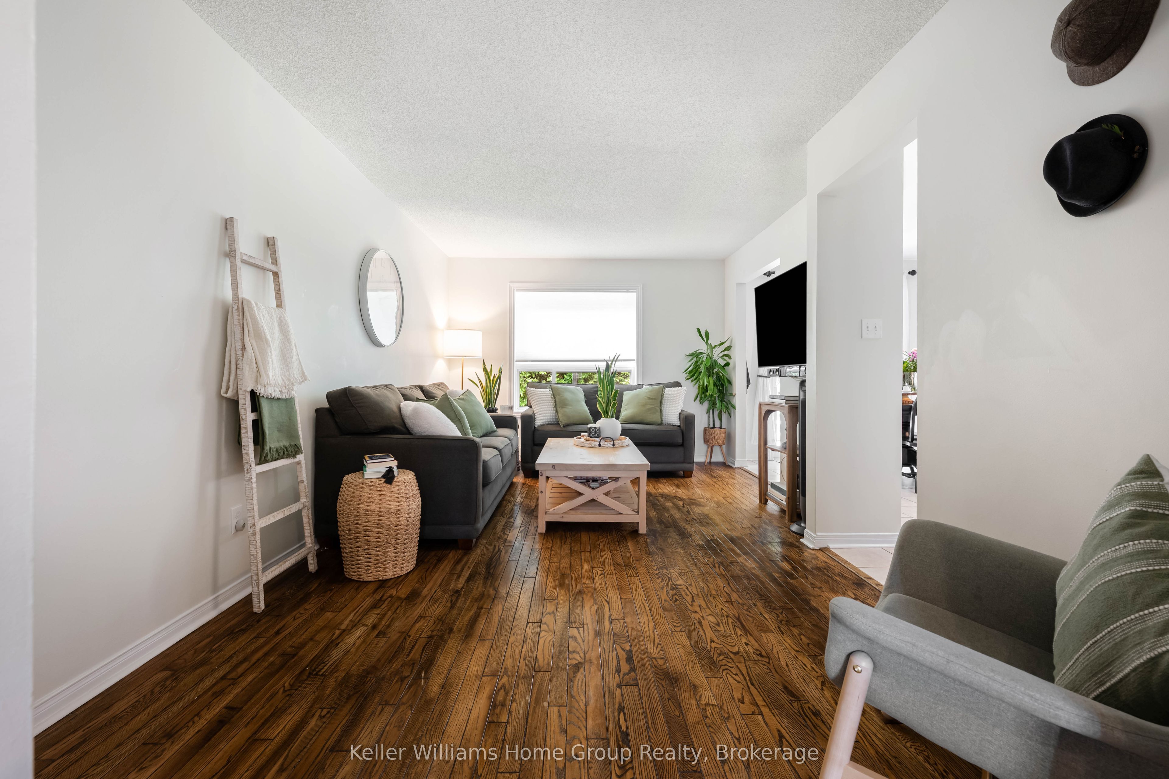 90 Lawrence Avenue 67 Property Photo 12