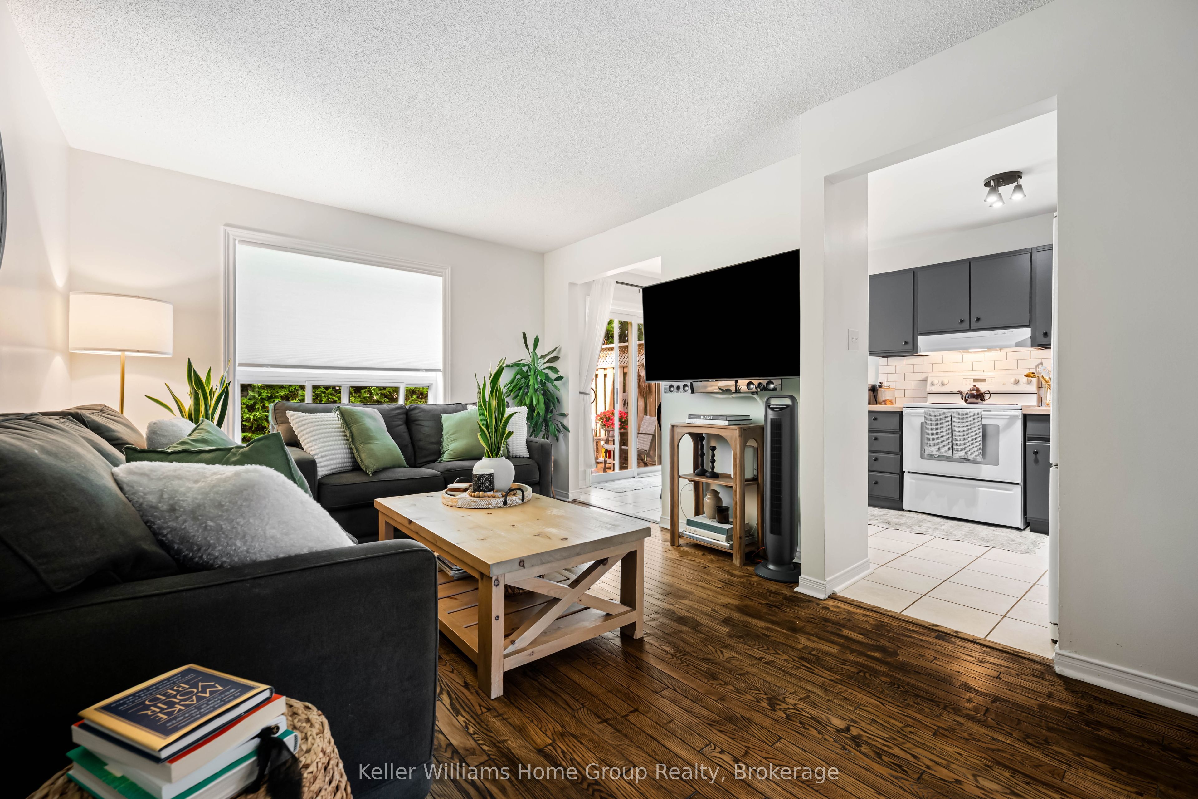 90 Lawrence Avenue 67 Property Photo 13