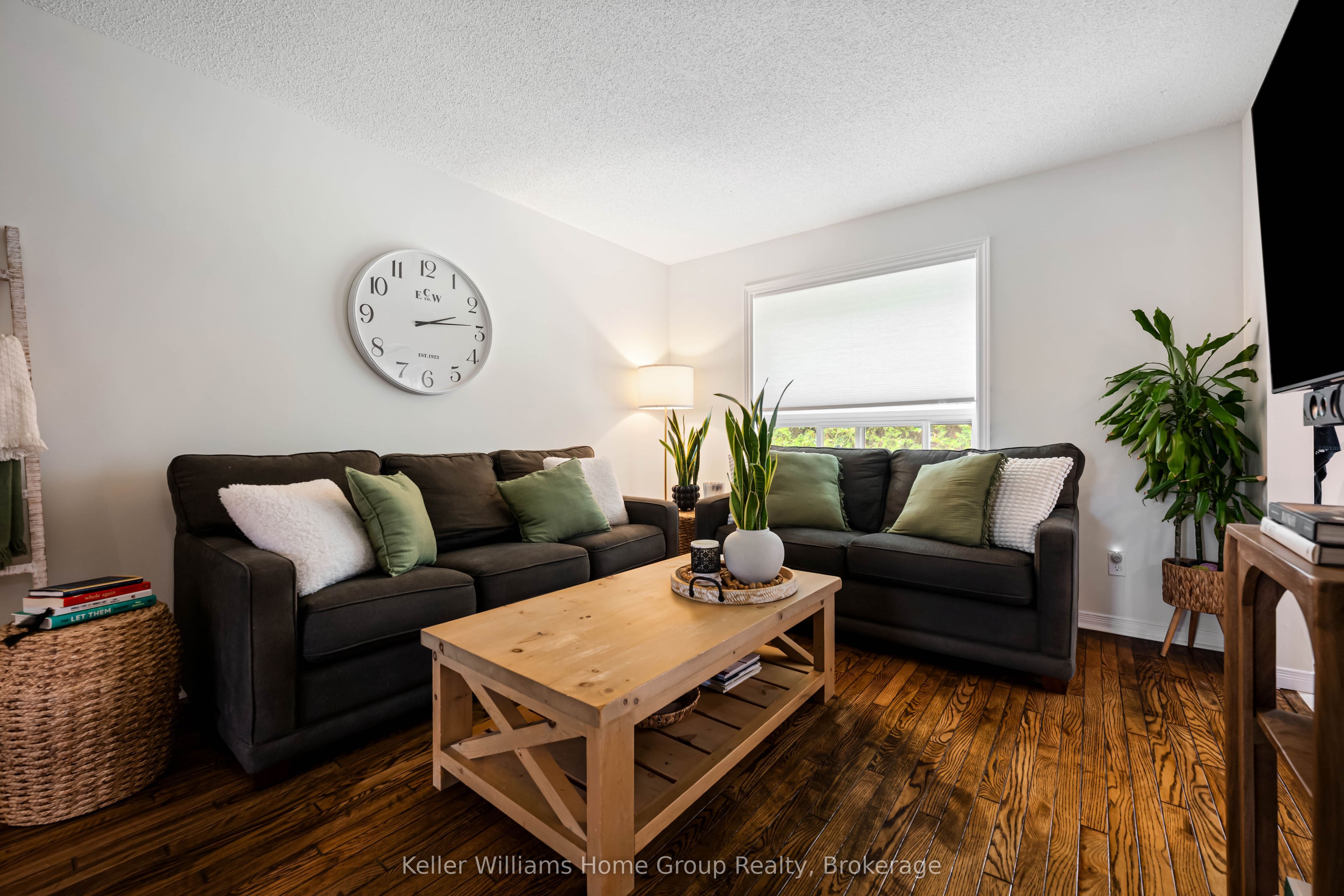90 Lawrence Avenue 67 Property Photo 14