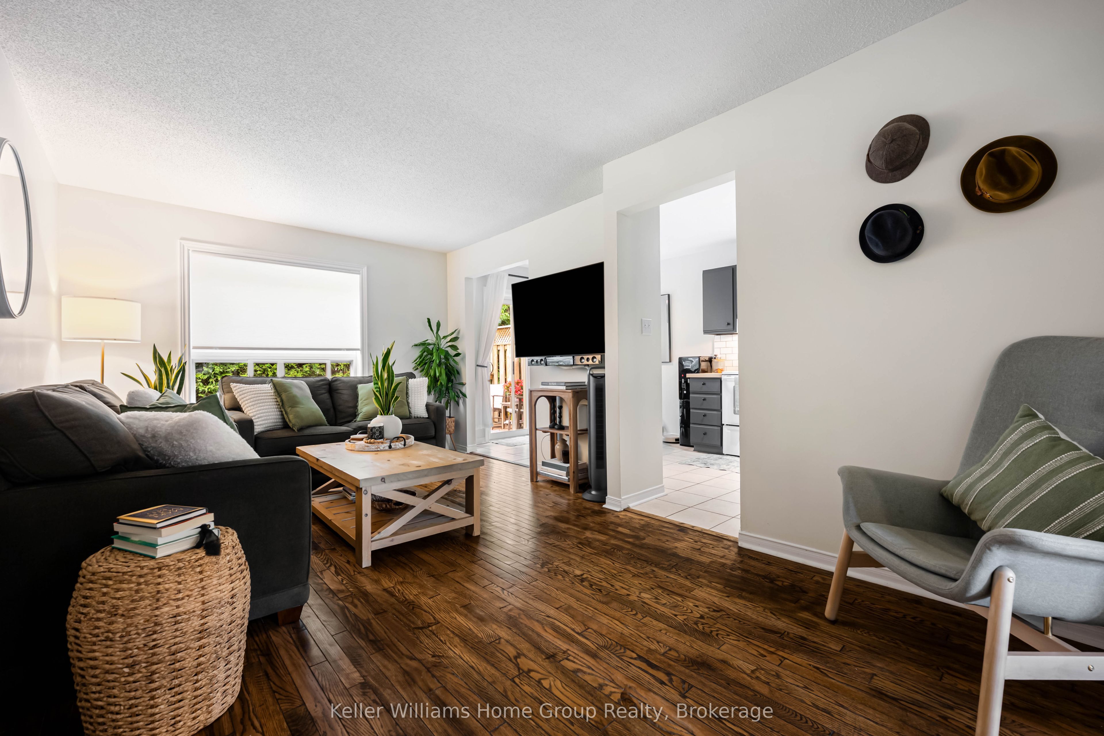 90 Lawrence Avenue 67 Property Photo 16