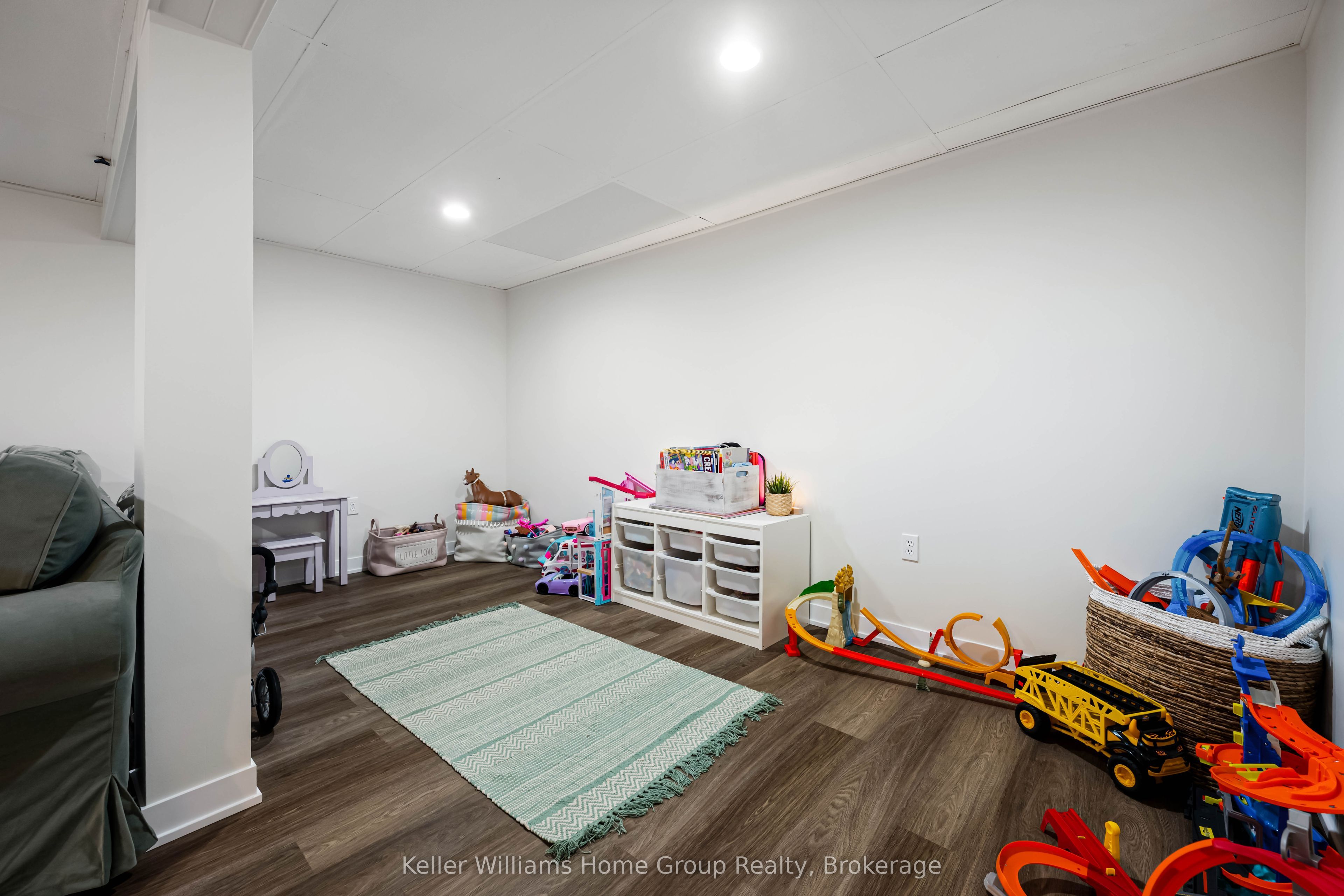 90 Lawrence Avenue 67 Property Photo 40