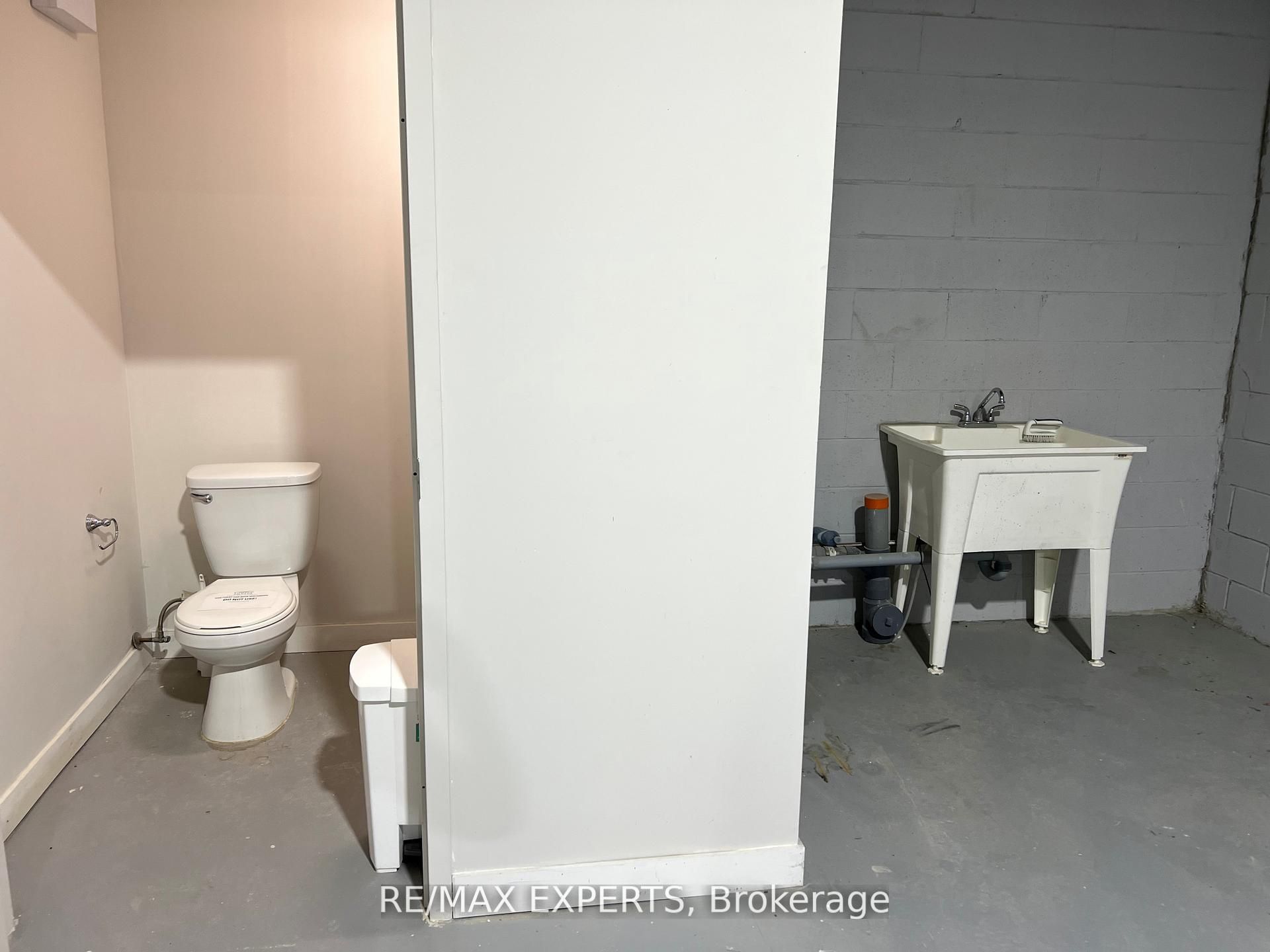 5250 Solar Drive 33 Property Photo 19