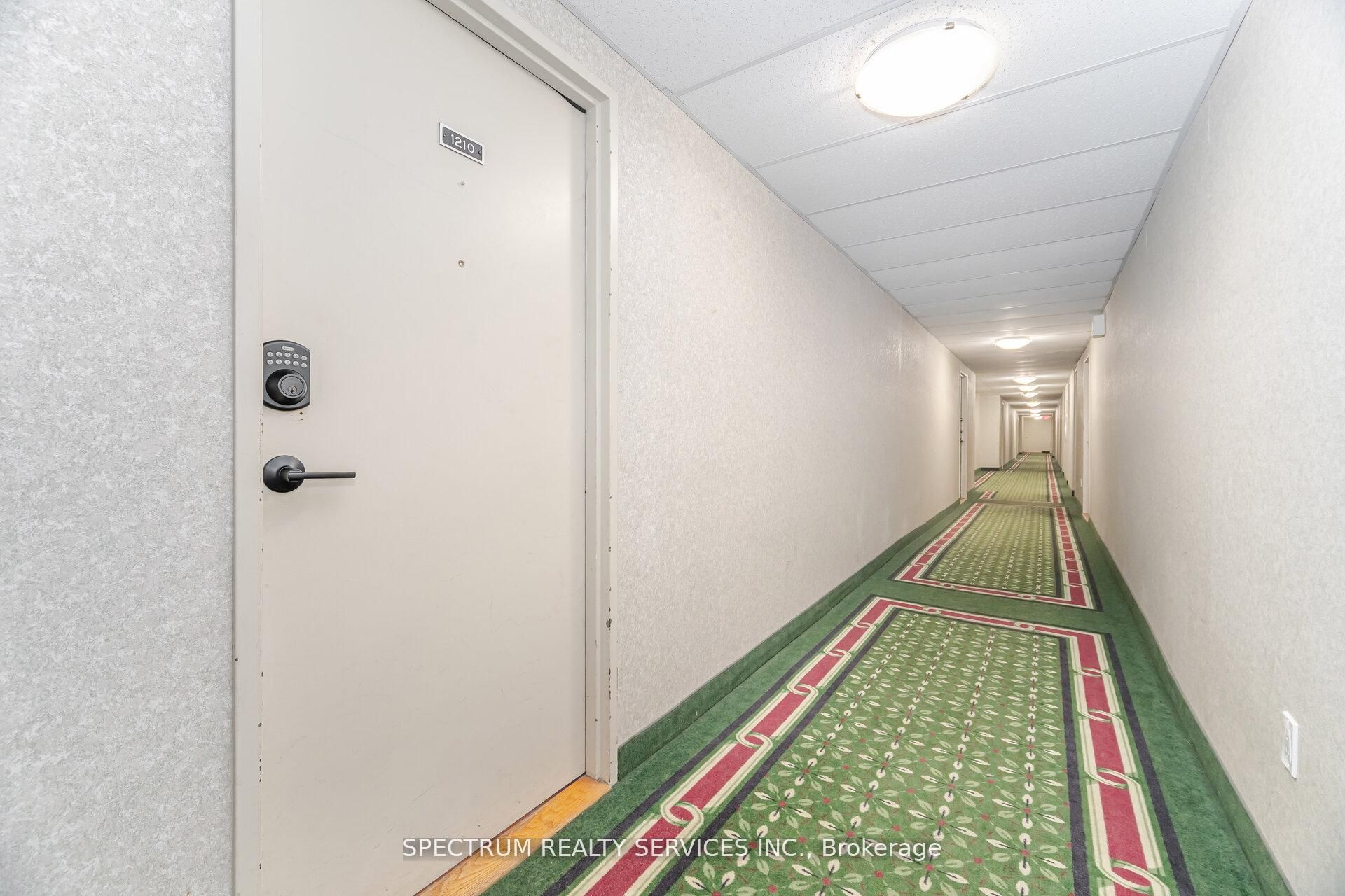 85 Emmett Avenue 1210 Property Photo 7