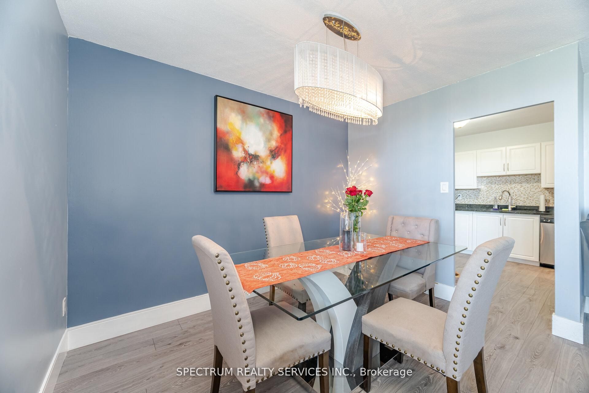 85 Emmett Avenue 1210 Property Photo 14