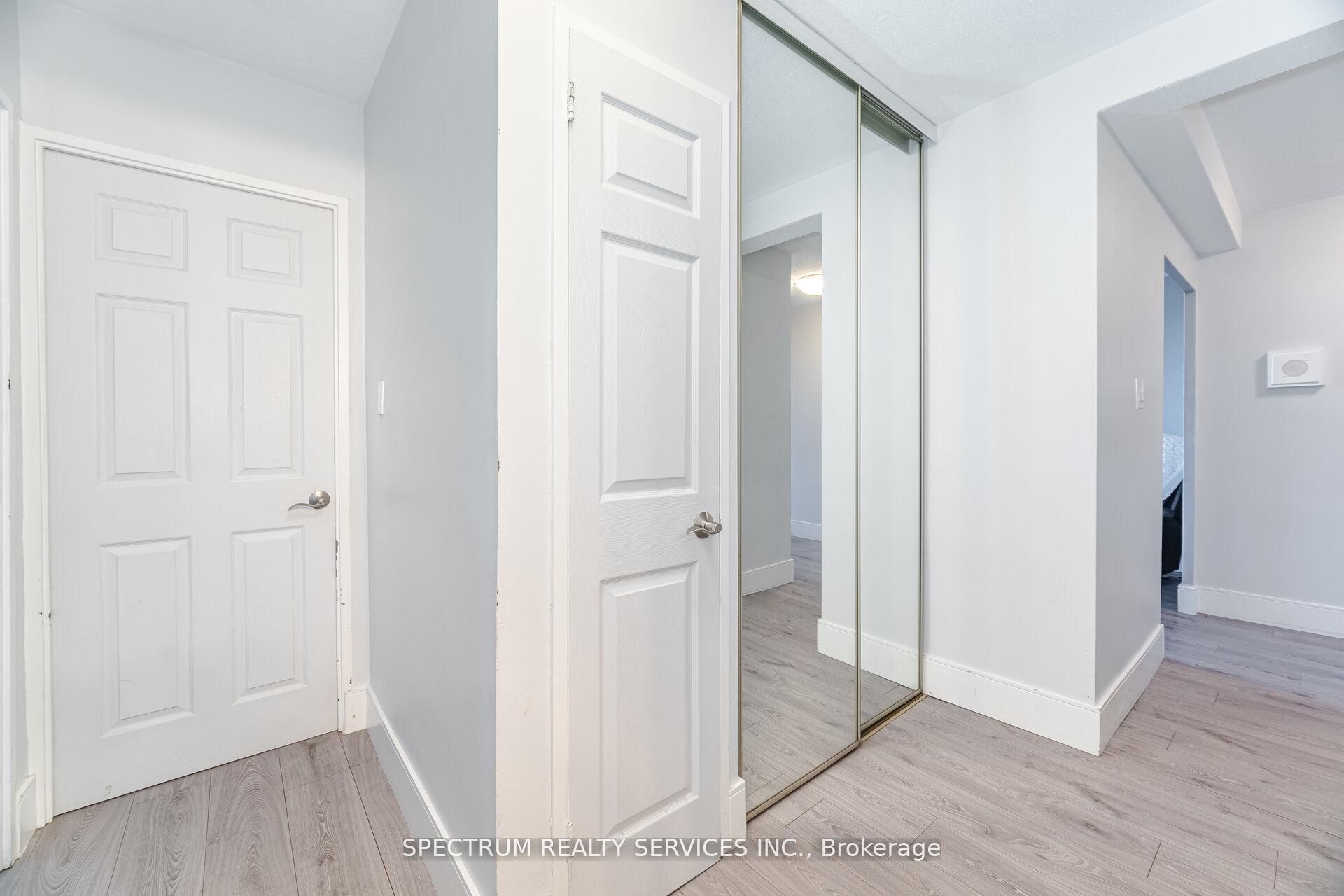 85 Emmett Avenue 1210 Property Photo 22