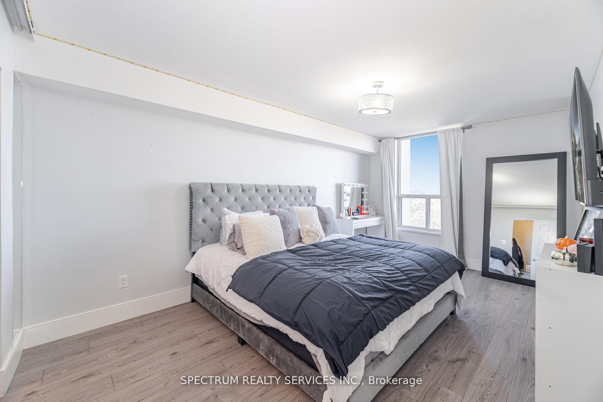 85 Emmett Avenue 1210 Property Photo 23
