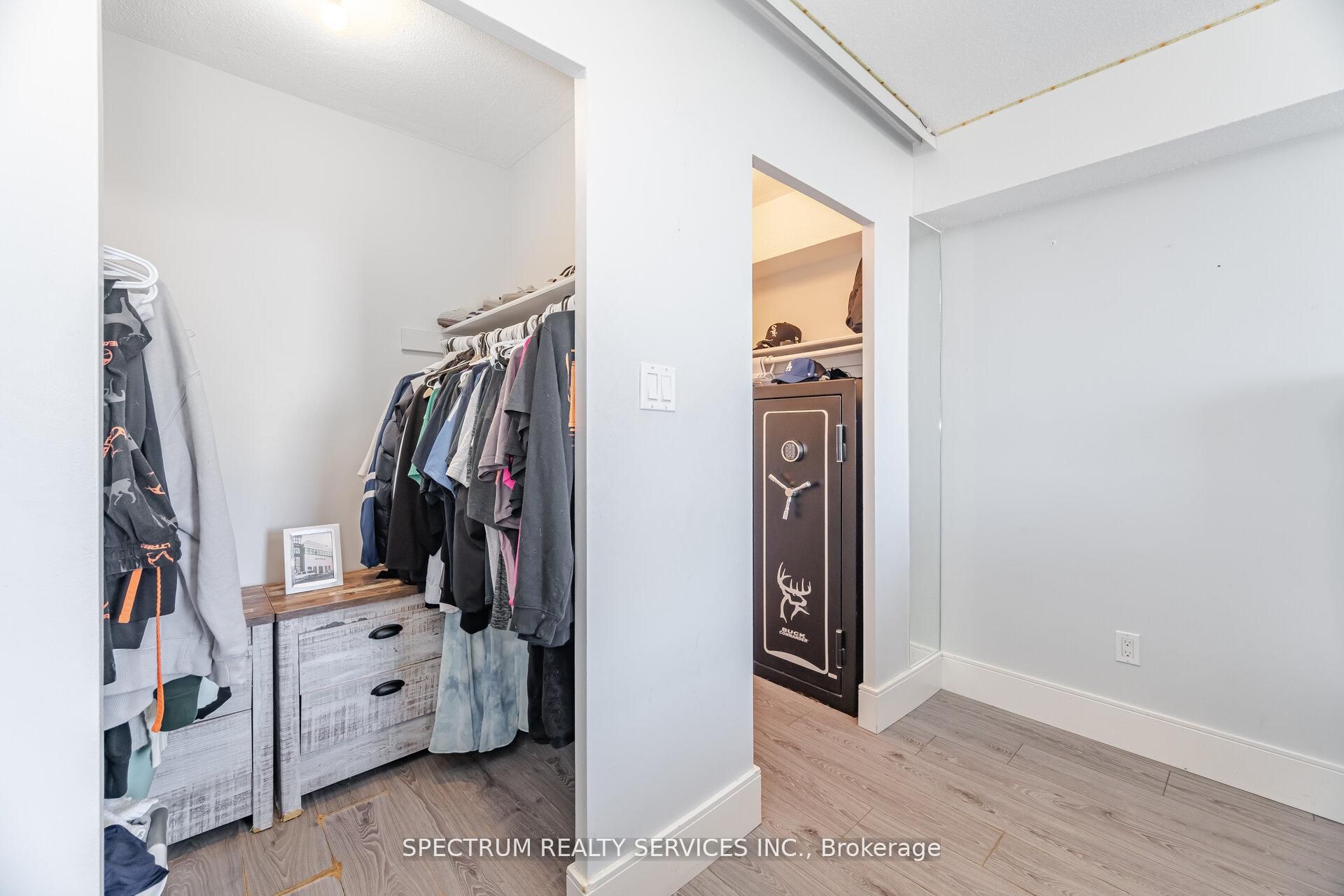 85 Emmett Avenue 1210 Property Photo 26