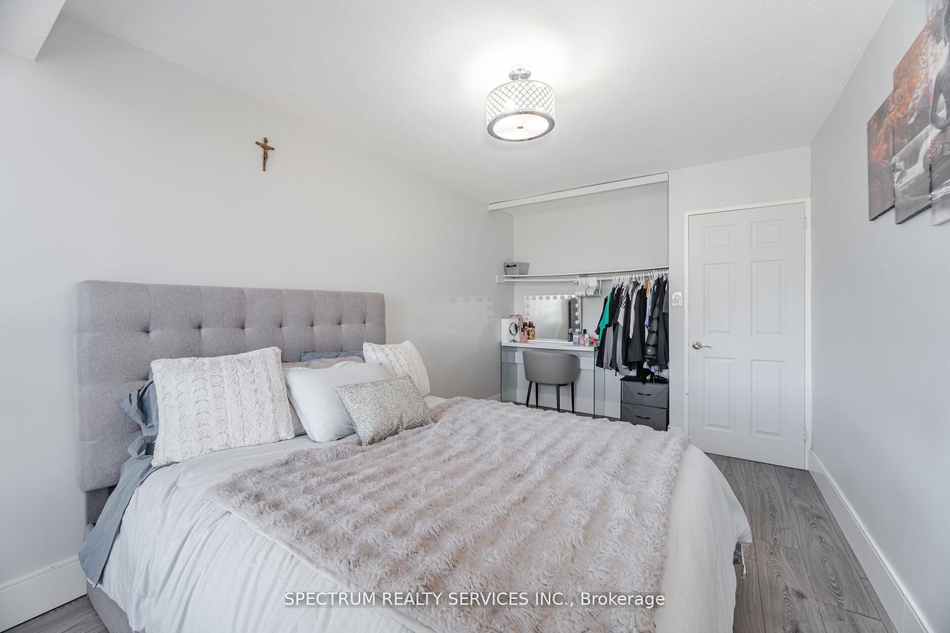 85 Emmett Avenue 1210 Property Photo 28