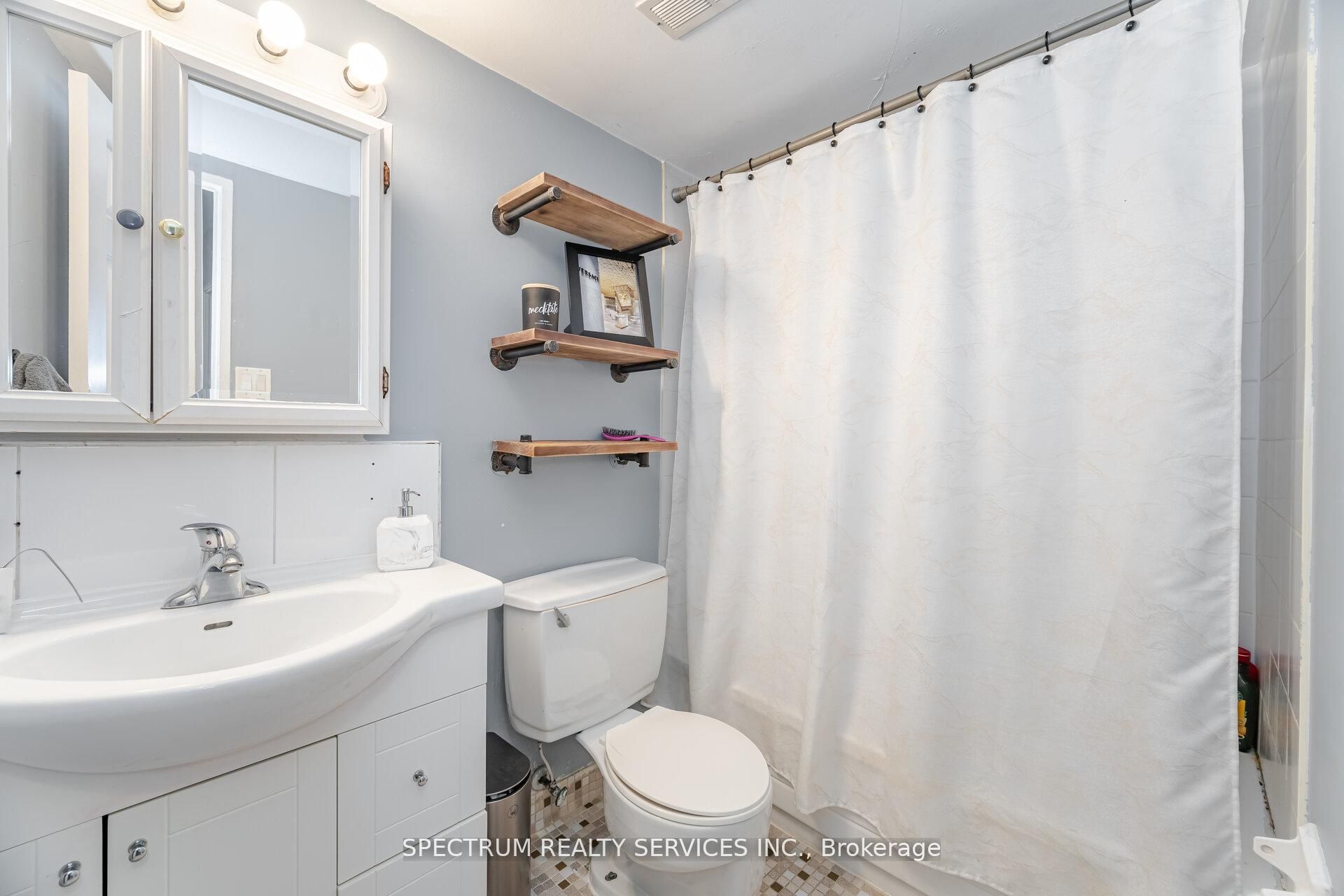 85 Emmett Avenue 1210 Property Photo 31