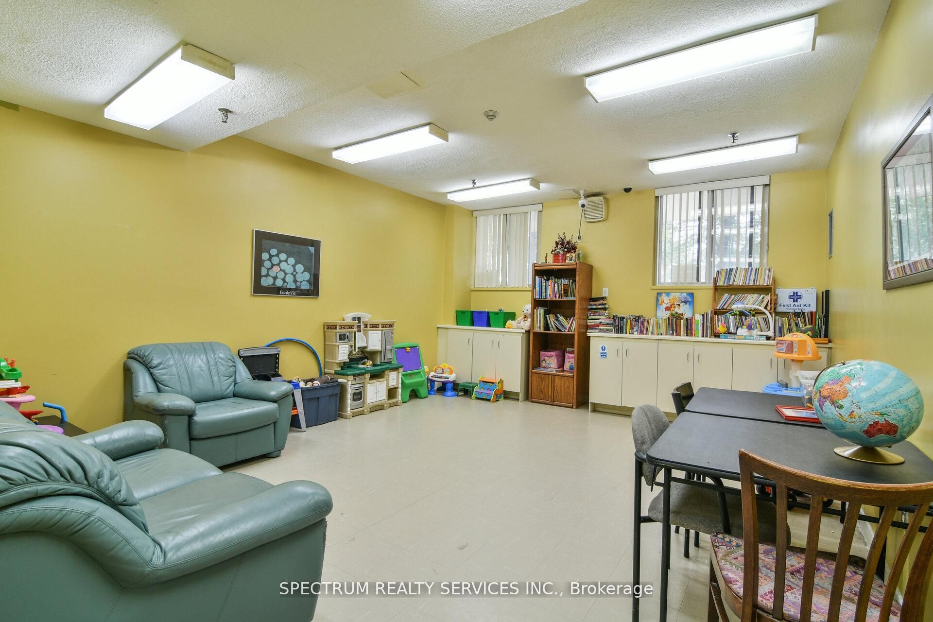 85 Emmett Avenue 1210 Property Photo 40