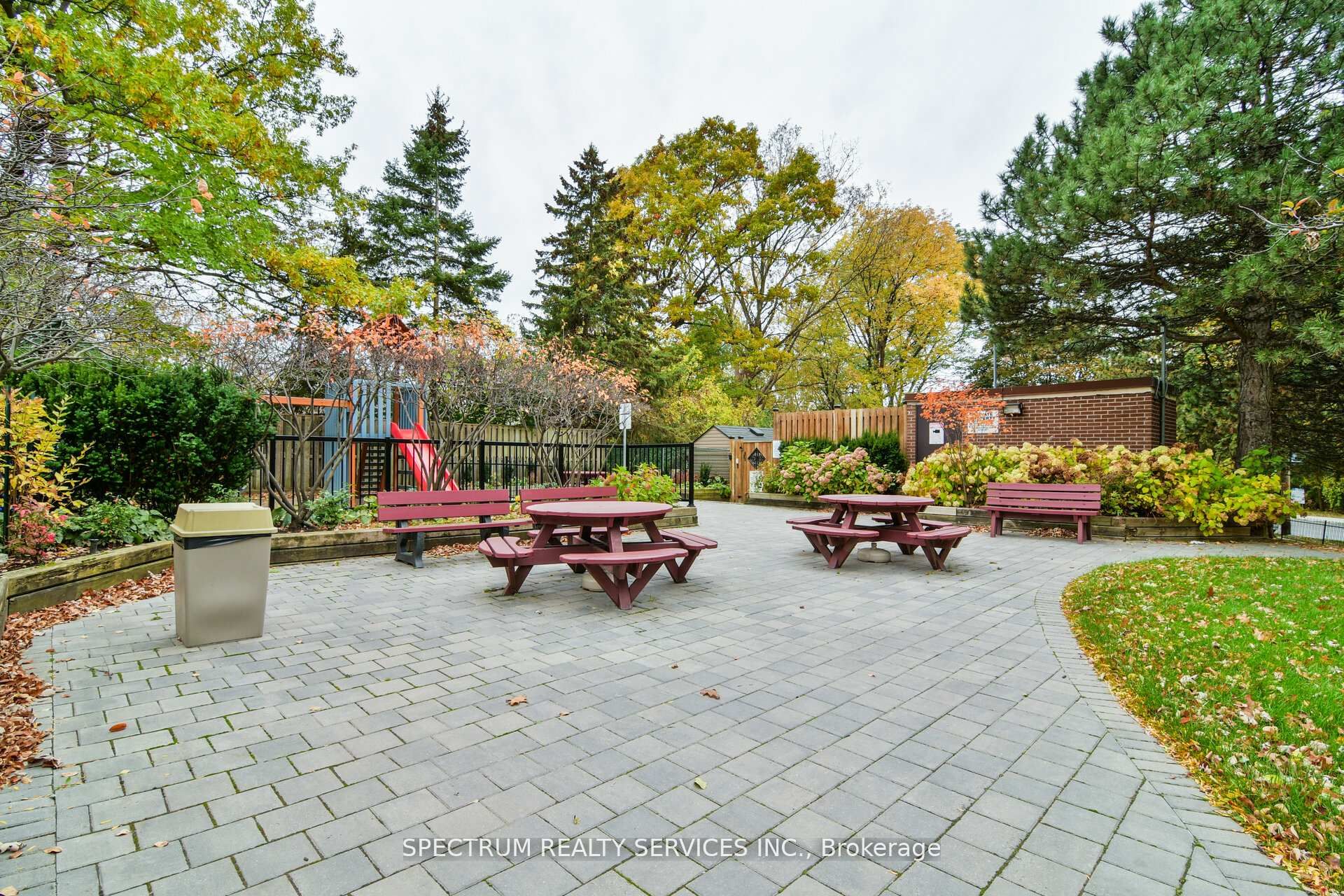 85 Emmett Avenue 1210 Property Photo 44