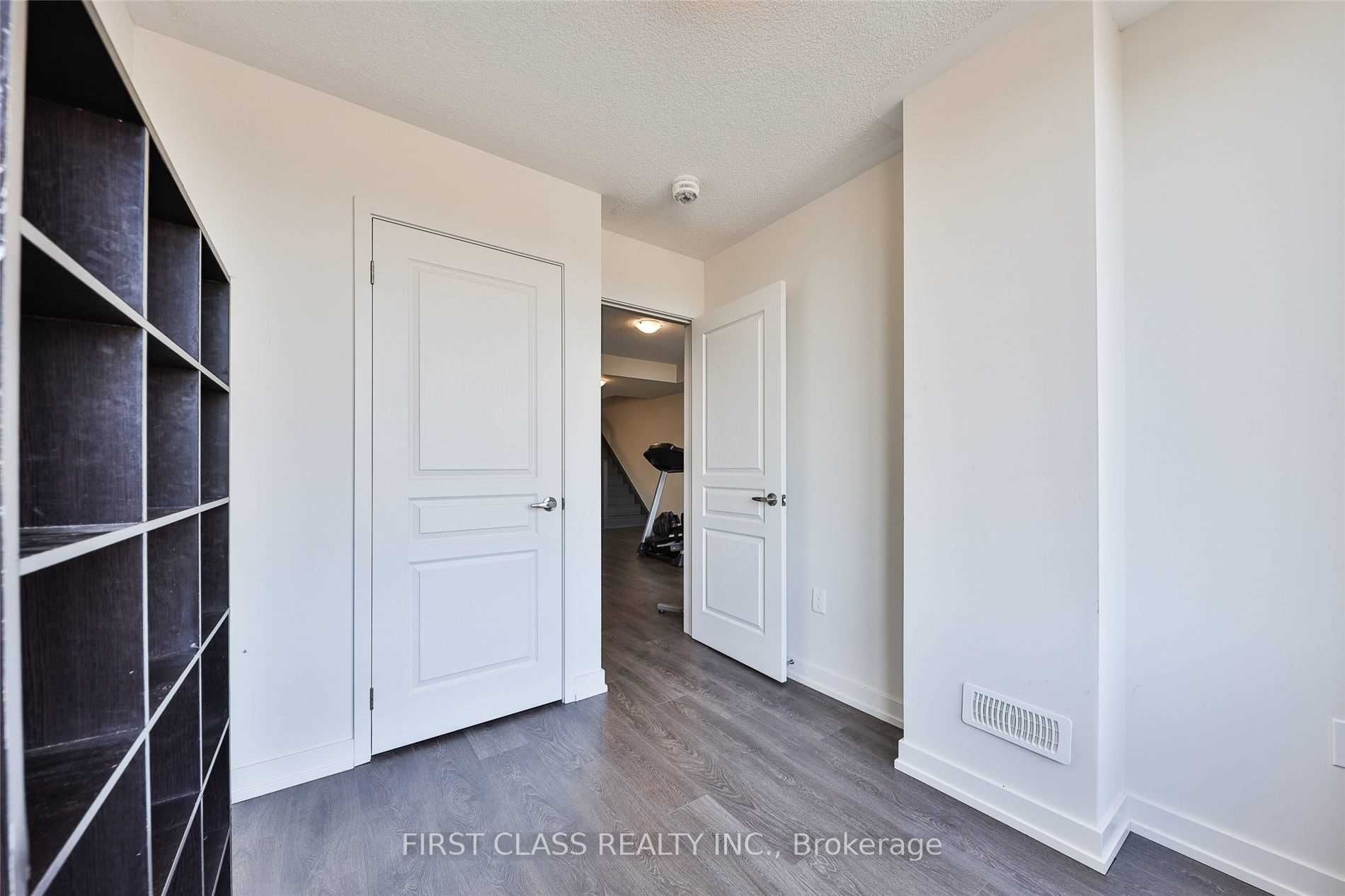 3211 Mintwood Circle Property Photo 29