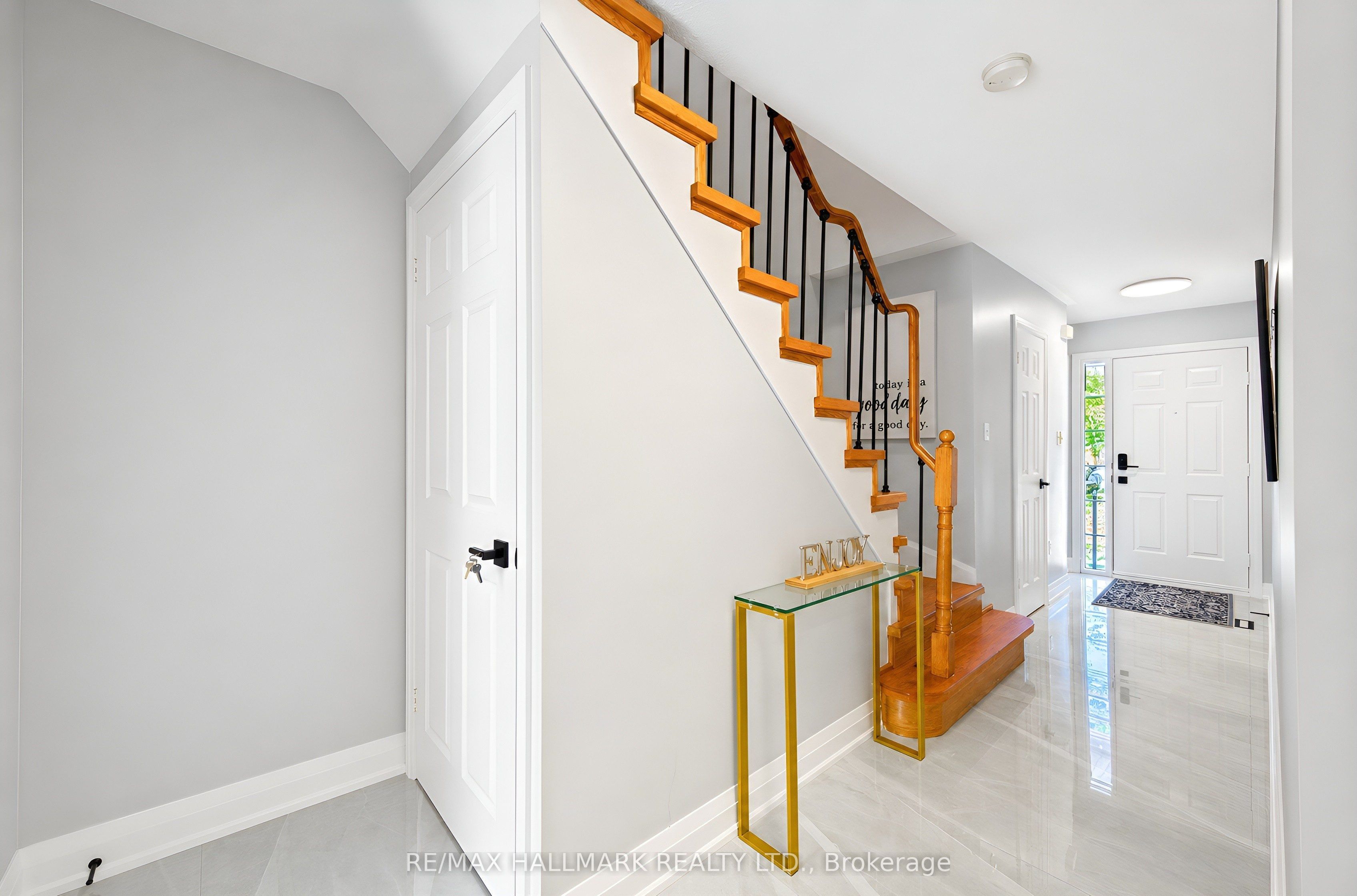 21 Penguin Lane Property Photo 6