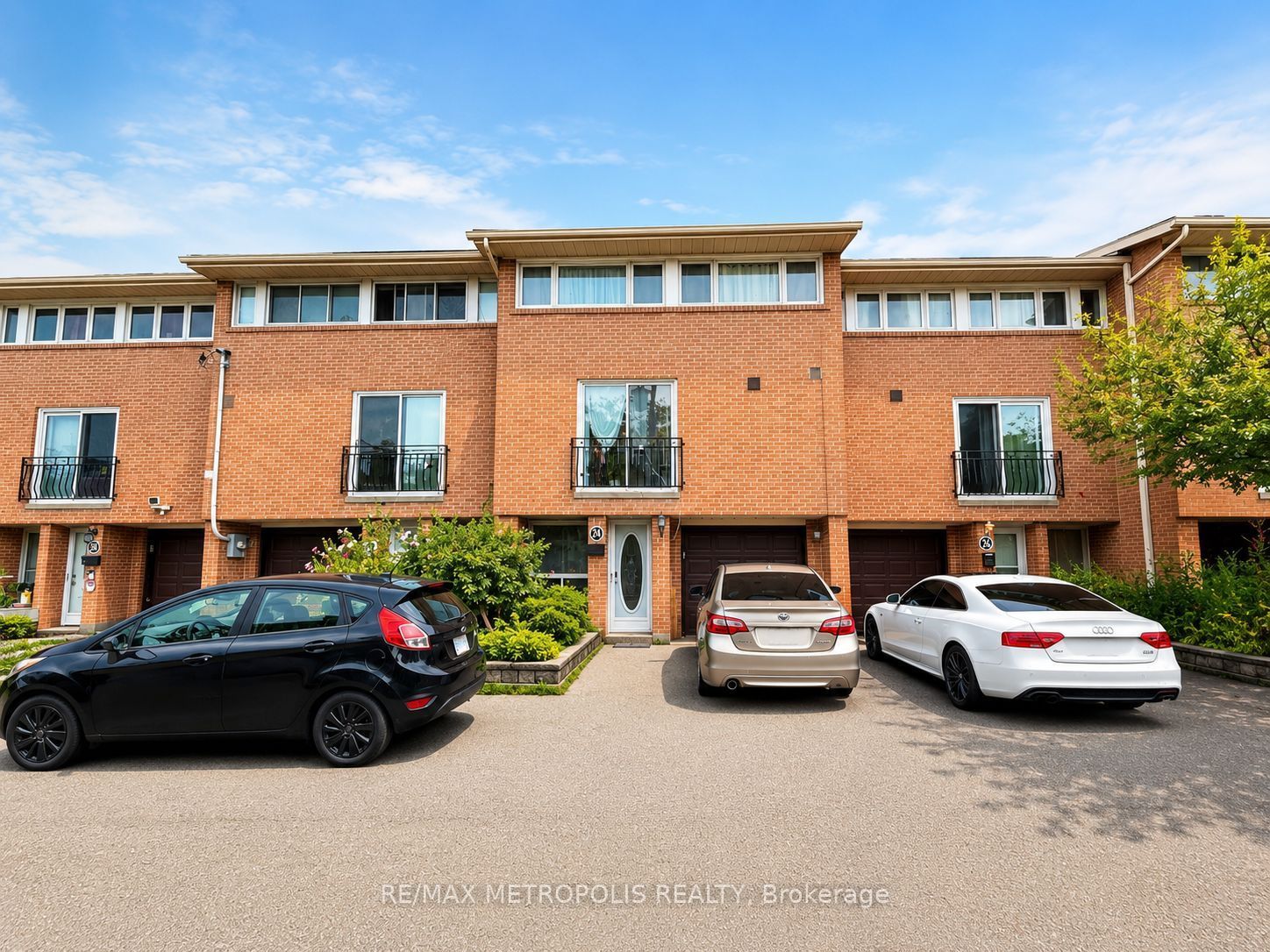 24 Enclave Mews