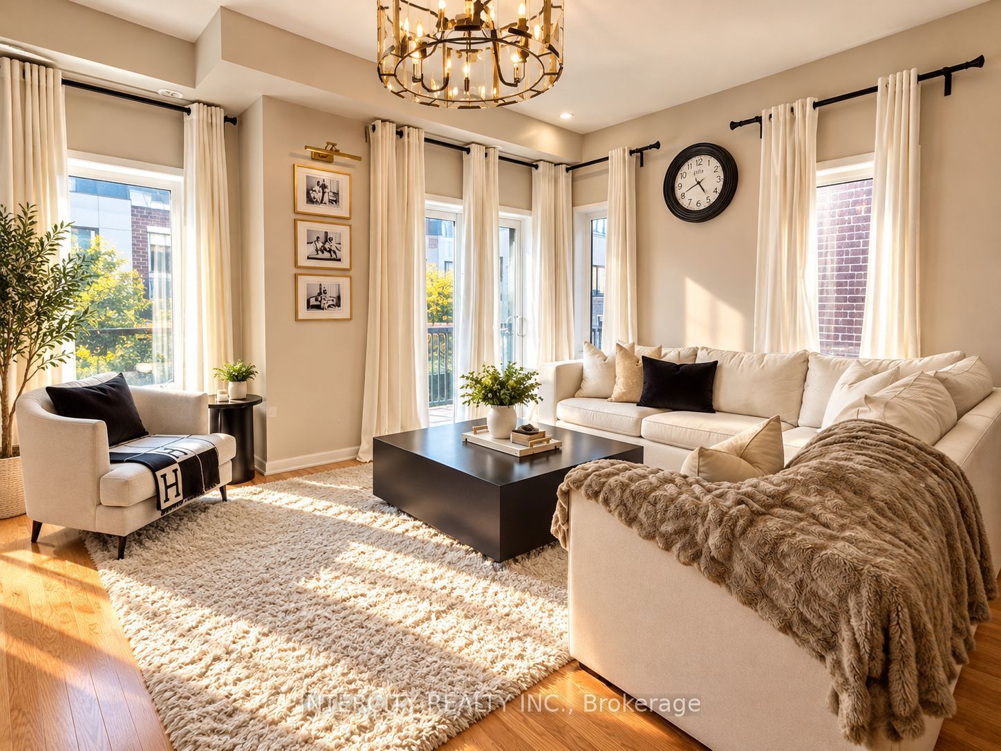 12 Heathrow Lane Property Photo 11