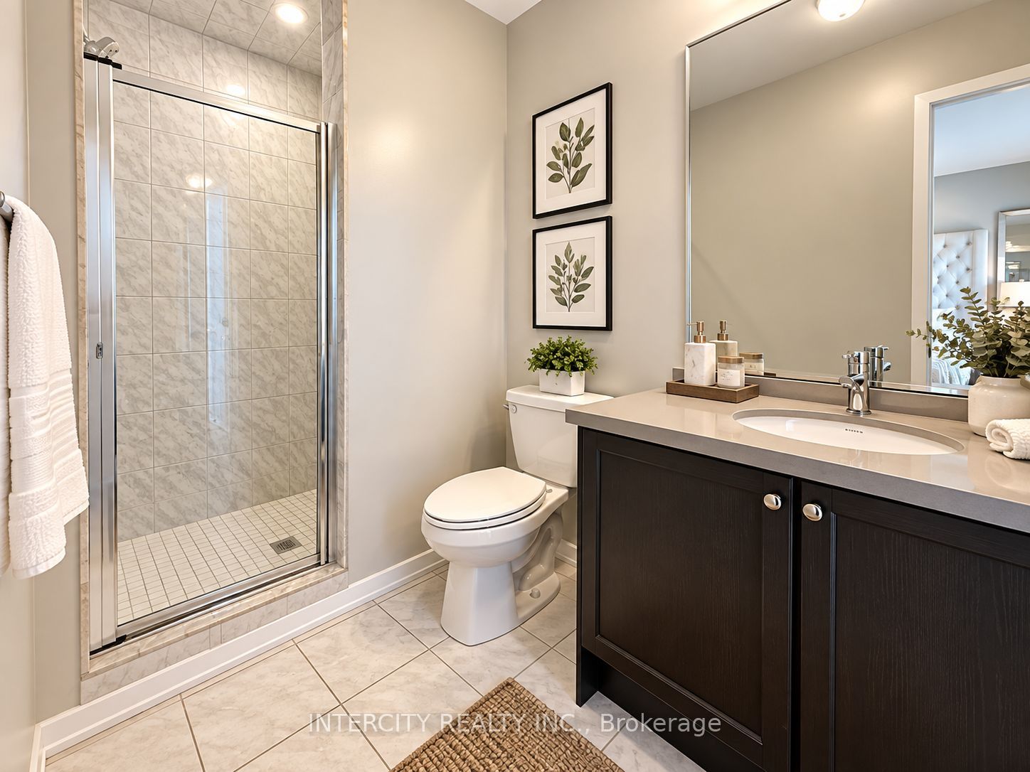 12 Heathrow Lane Property Photo 14