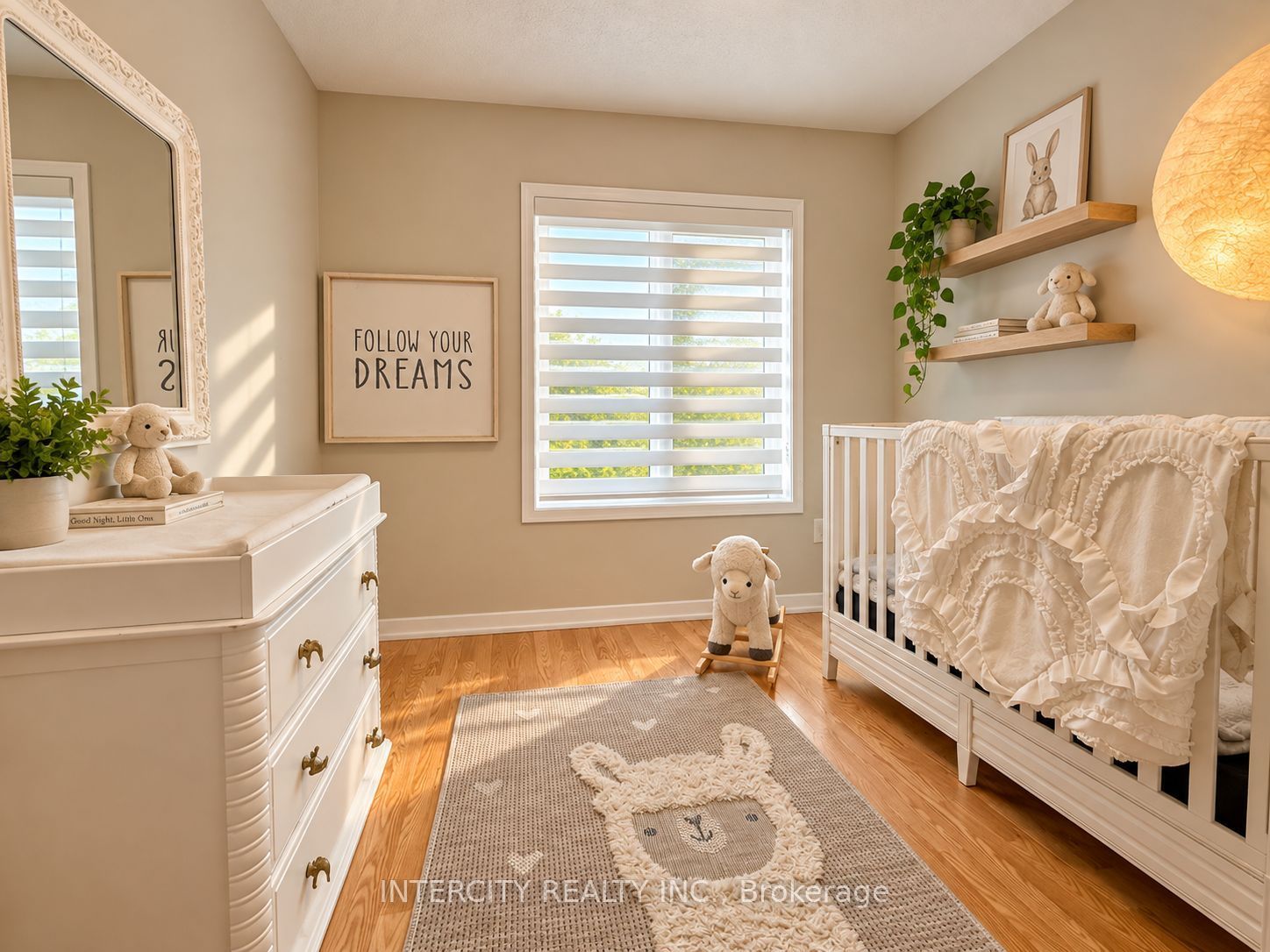 12 Heathrow Lane Property Photo 17