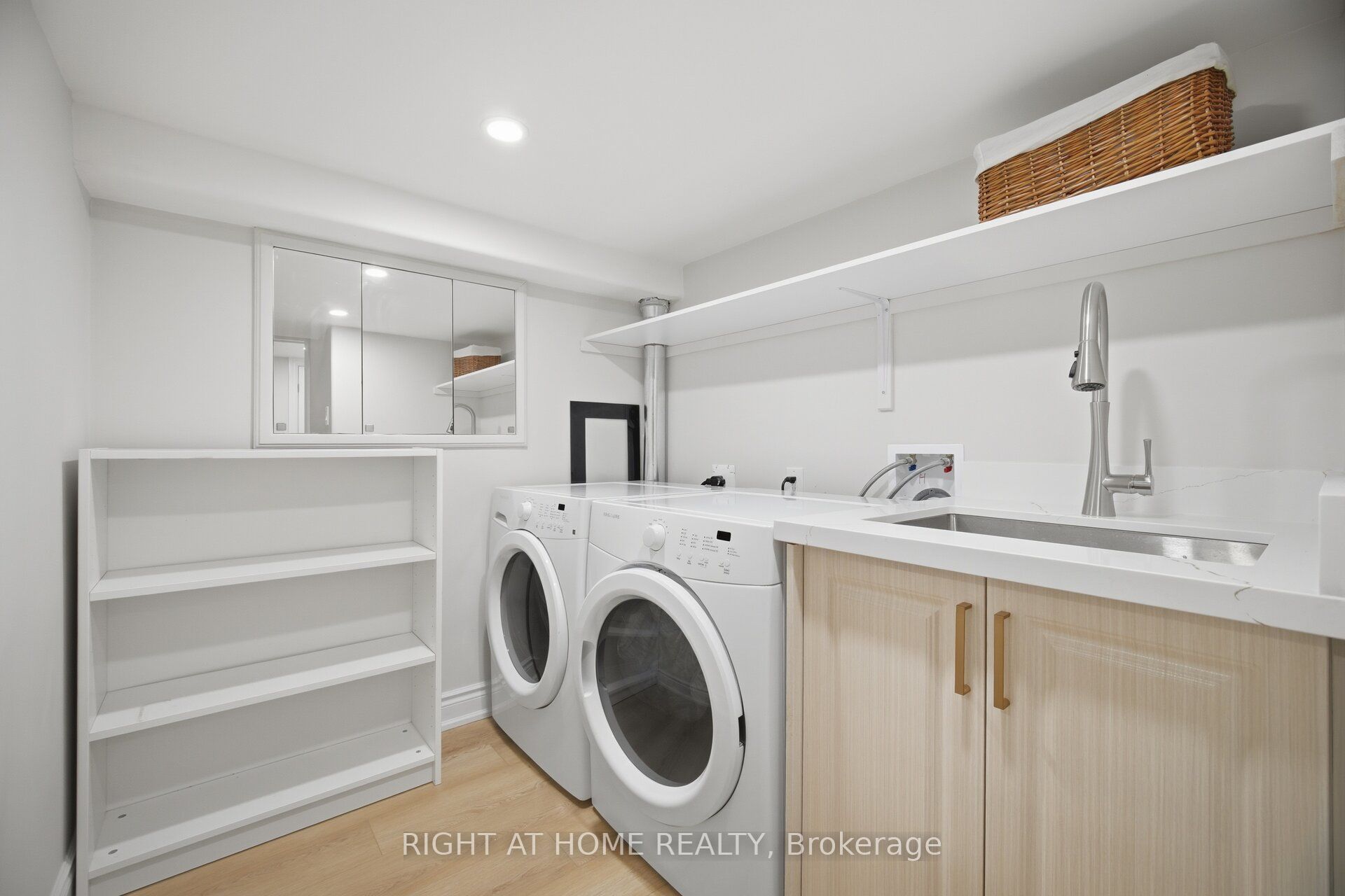 183 Kaitting Trail Property Photo 44
