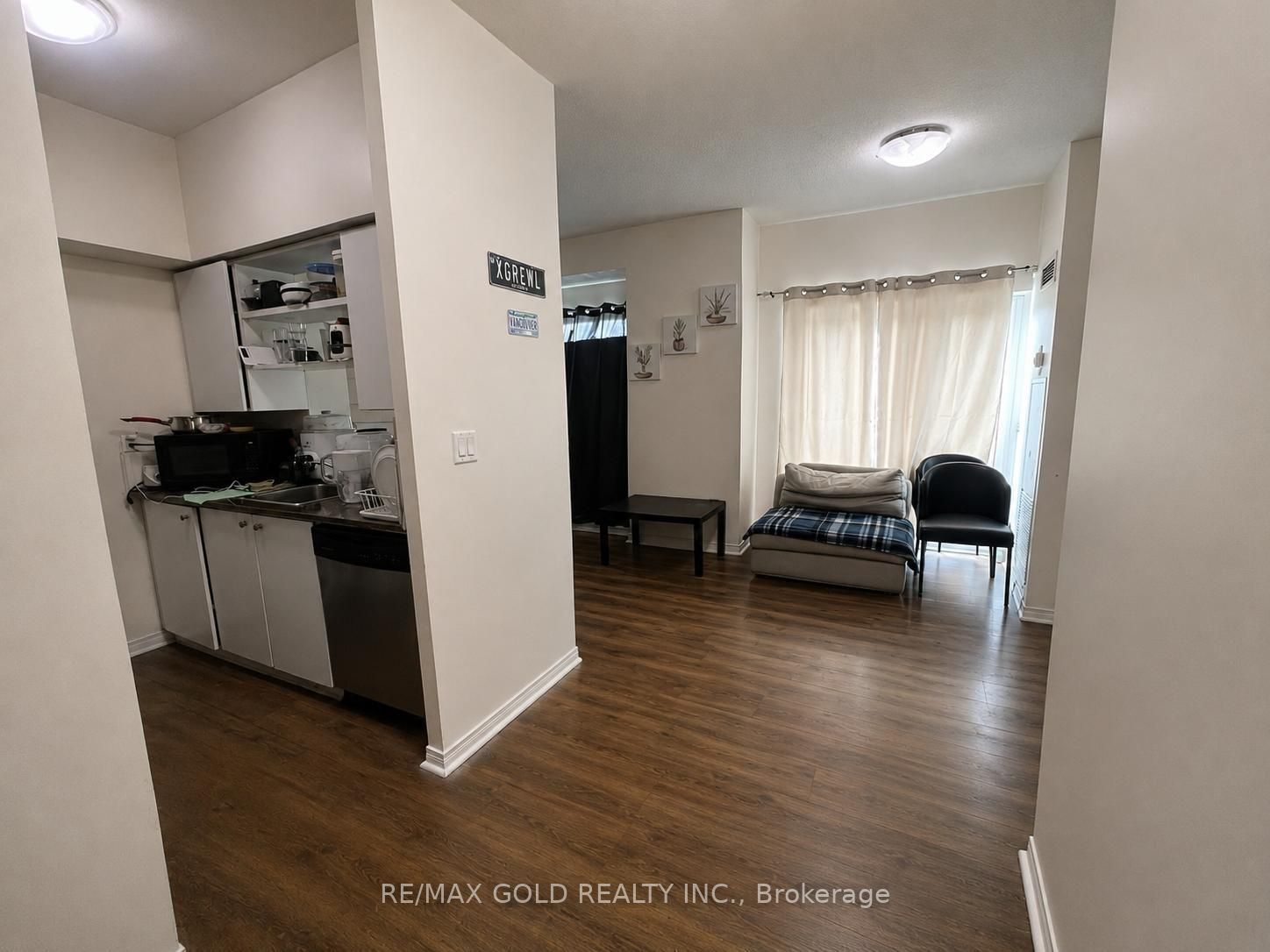 215 Queen Street E 307 Property Photo 2