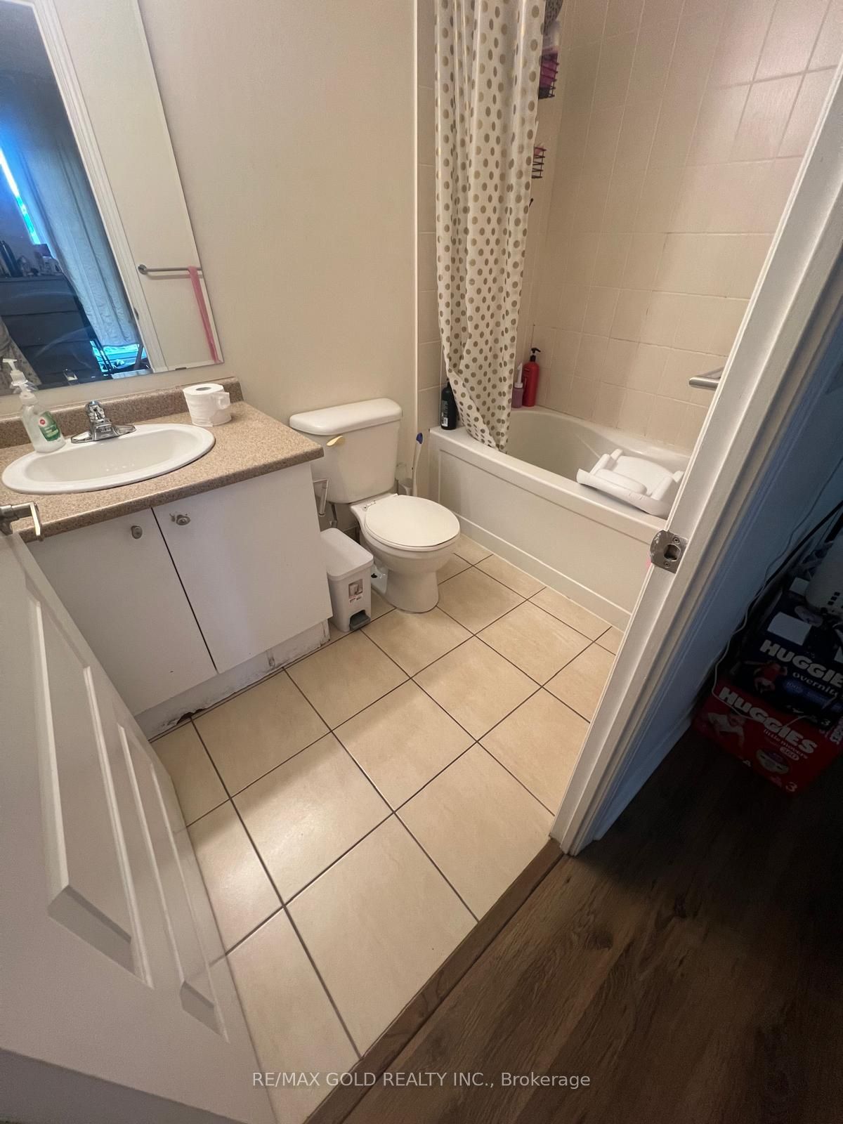215 Queen Street E 307 Property Photo 9