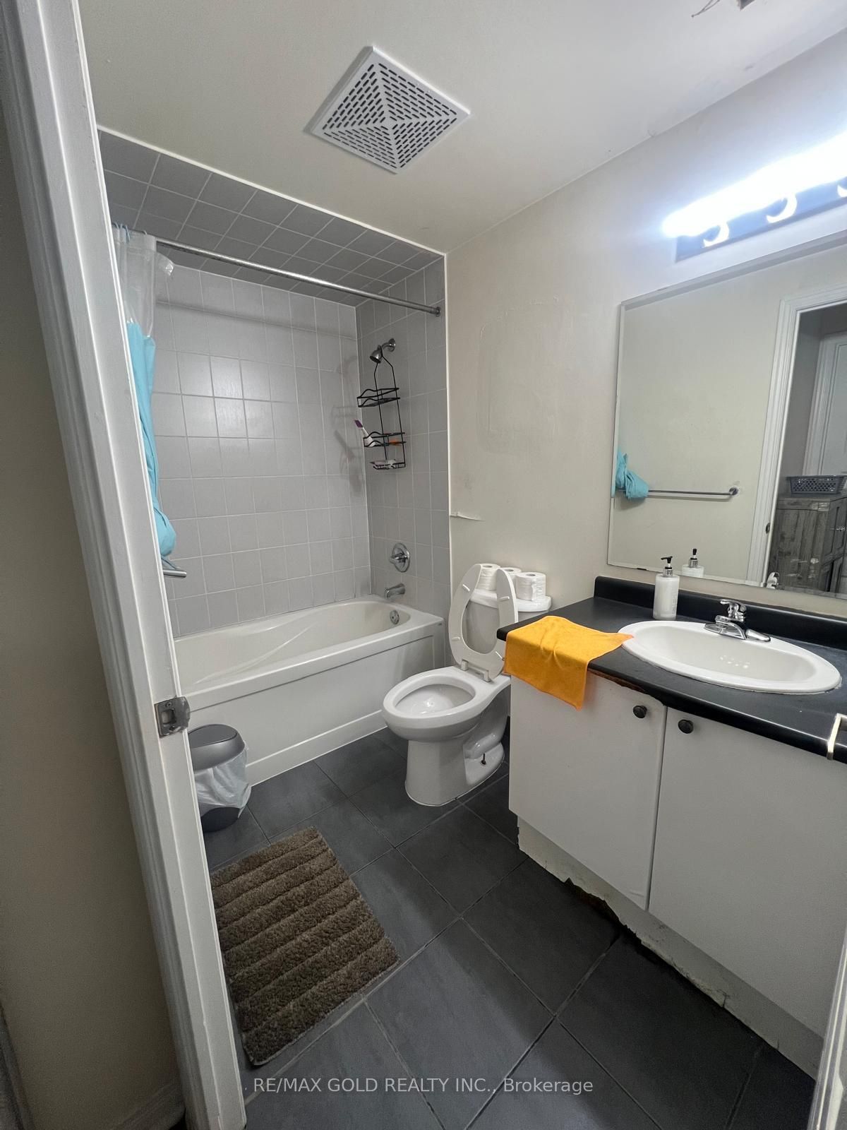 215 Queen Street E 307 Property Photo 10