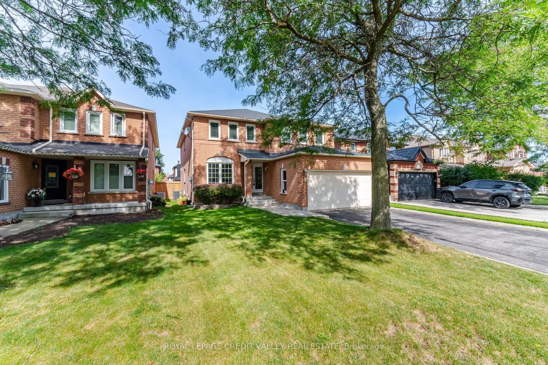 8 Livingston Drive Property Photo 1