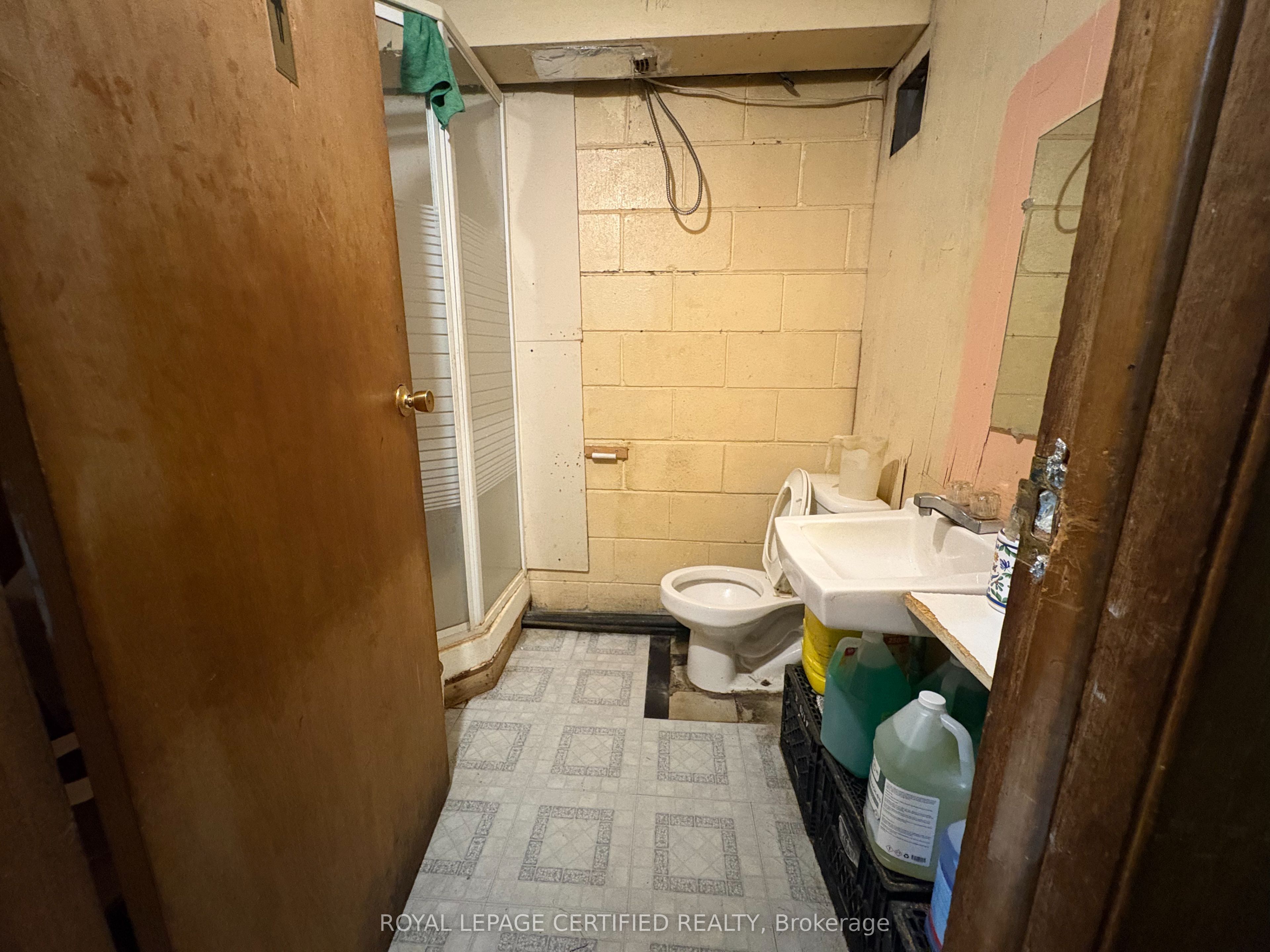 827 Albion Road Property Photo 25