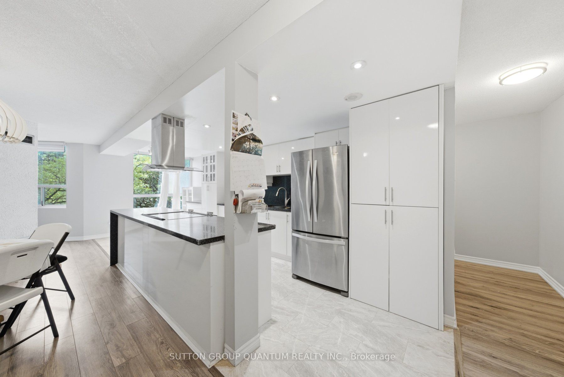 3650 Kaneff Crescent 304 Property Photo 7