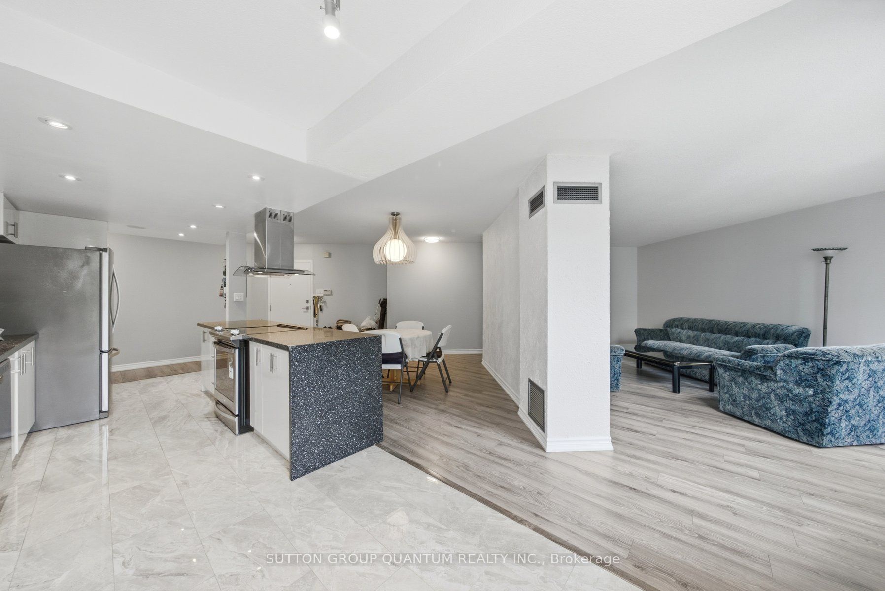3650 Kaneff Crescent 304 Property Photo 10