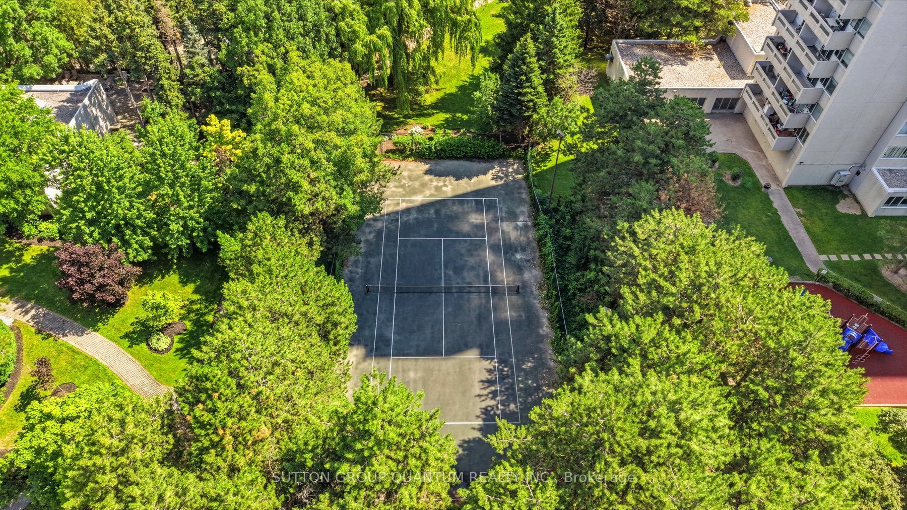 3650 Kaneff Crescent 304 Property Photo 23