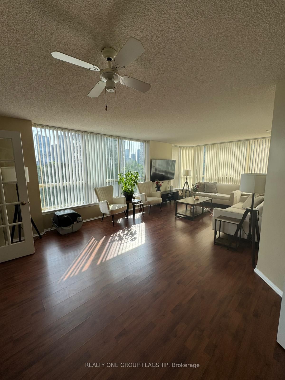 55 Elm Drive 604 Property Photo 7