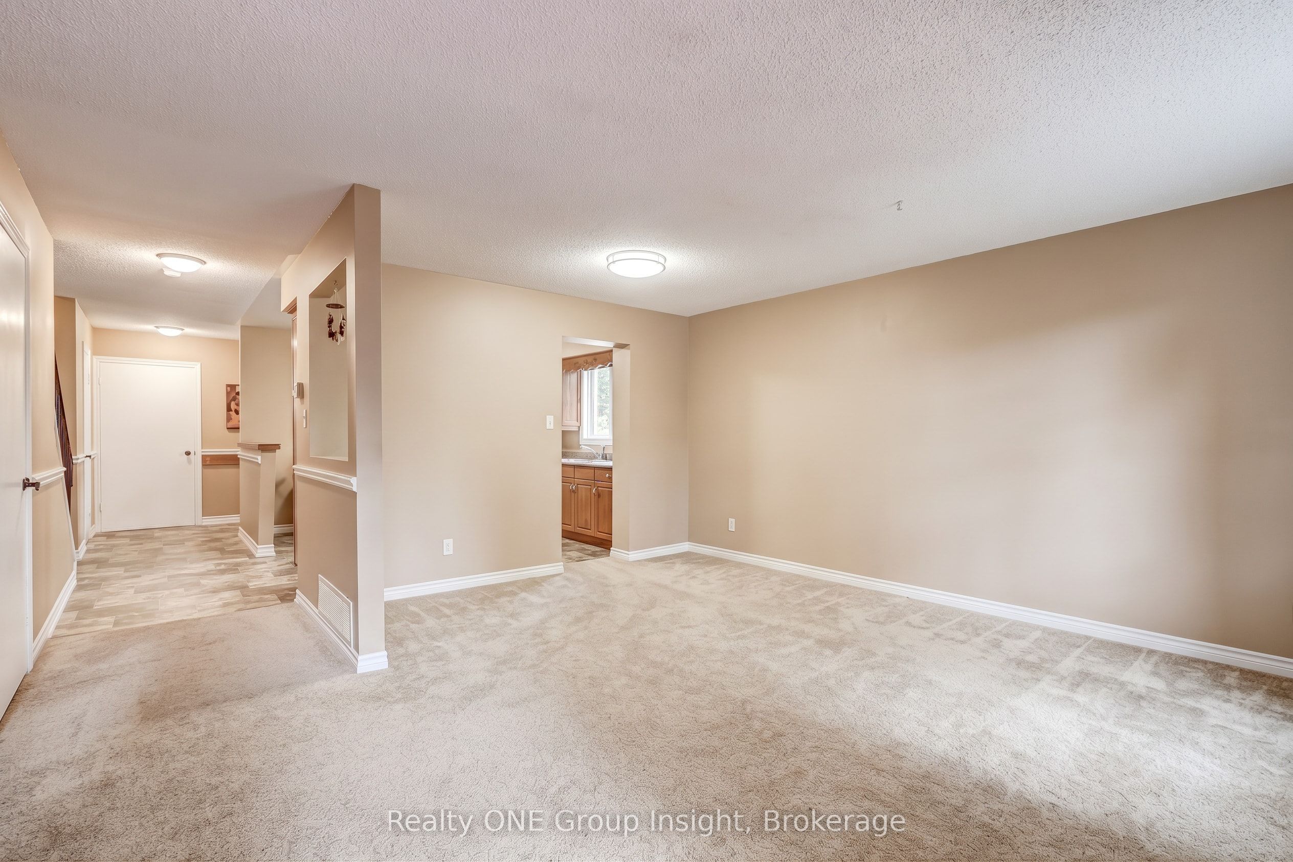 2713 Andorra Circle Property Photo 5