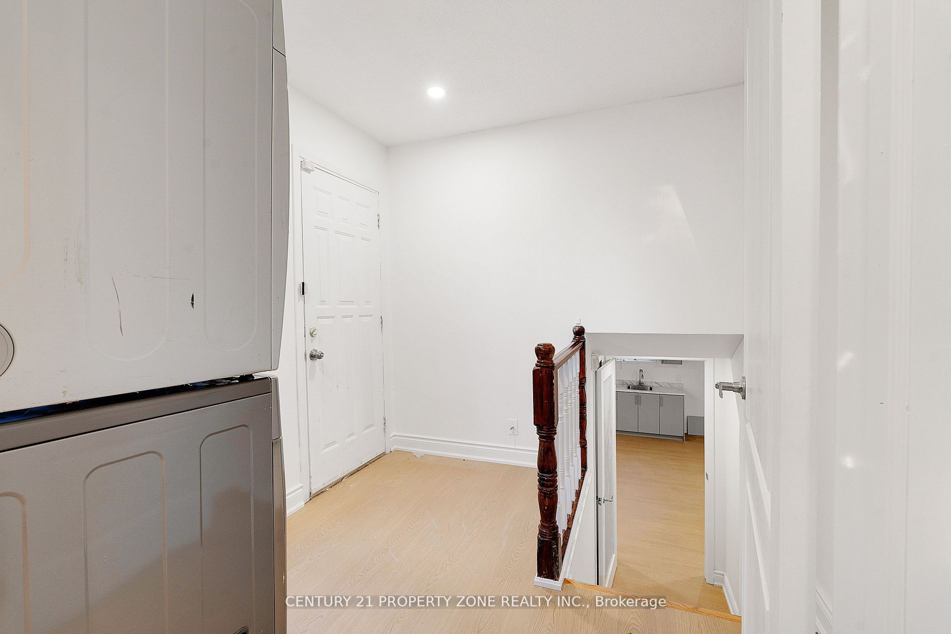 96 Centre Street N Property Photo 10