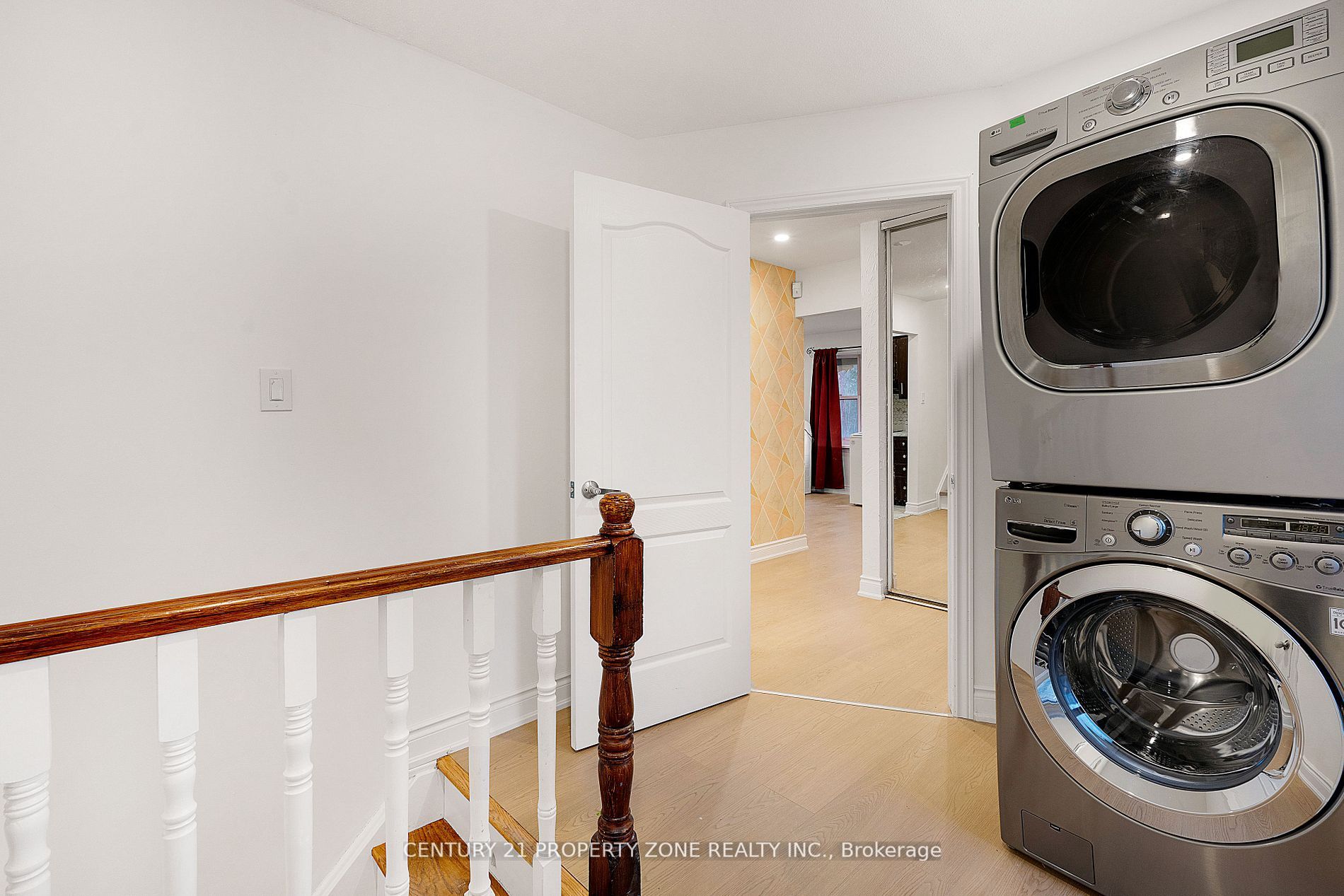 96 Centre Street N Property Photo 12