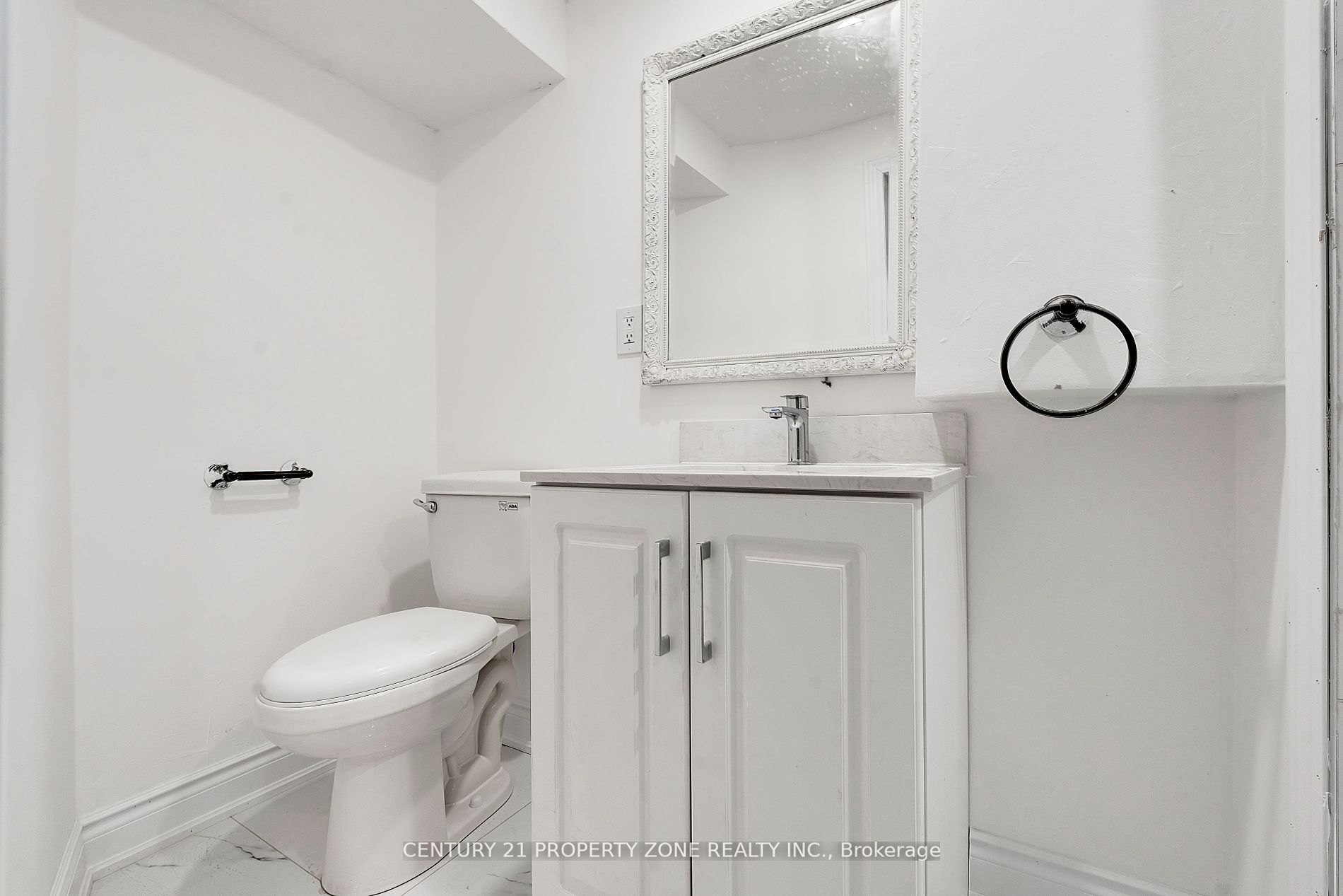 96 Centre Street N Property Photo 18