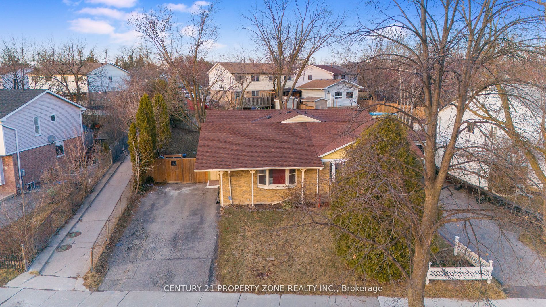 96 Centre Street N Property Photo 21