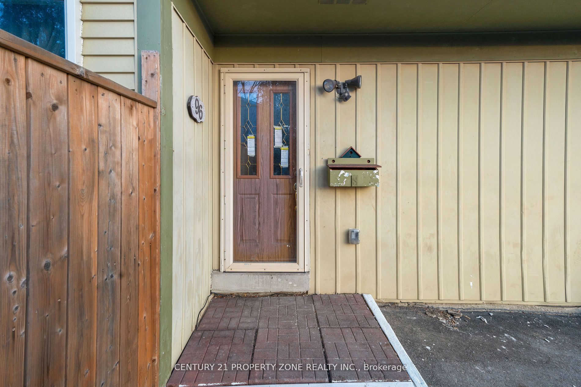 96 Centre Street N Property Photo 24