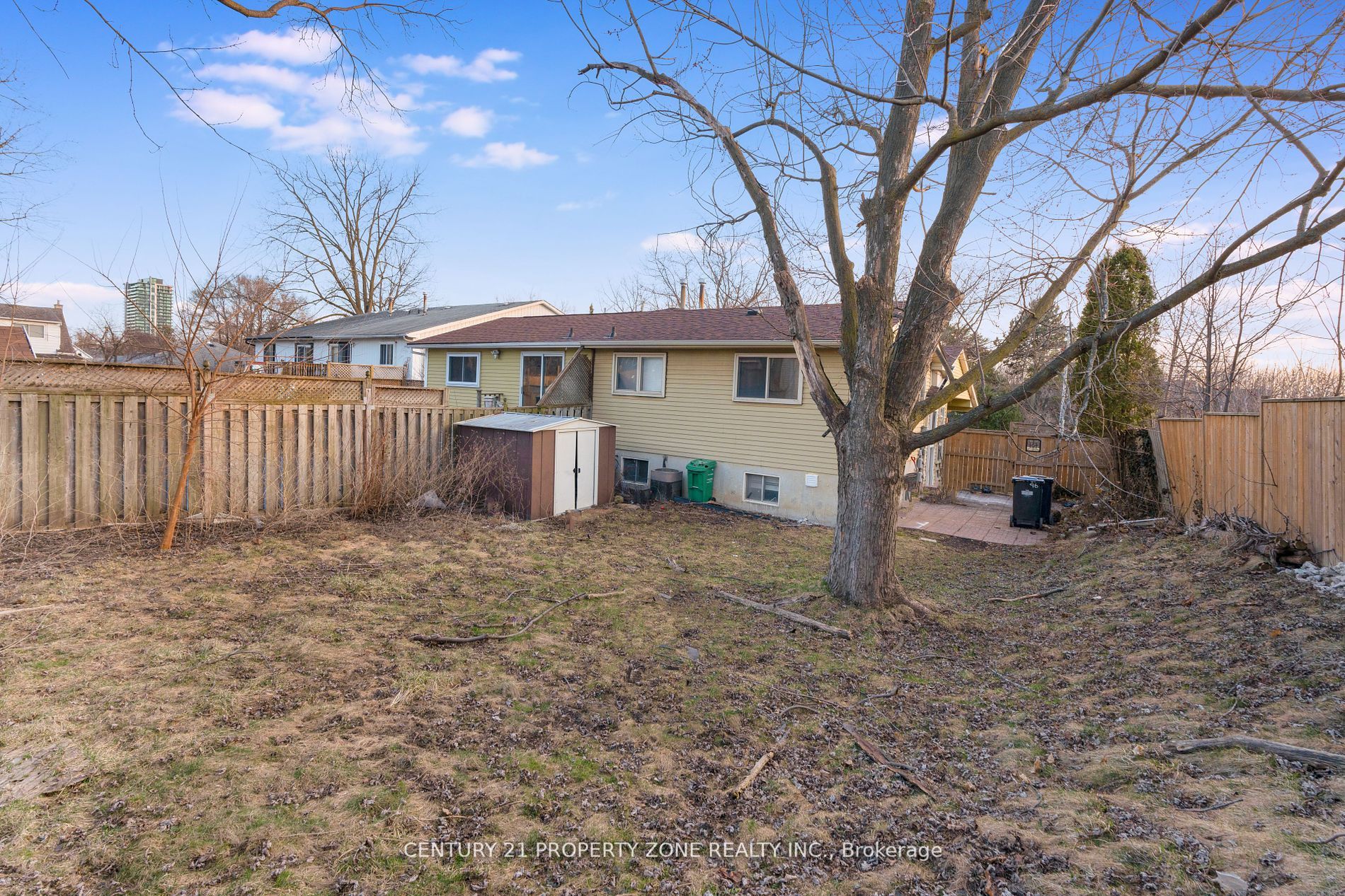 96 Centre Street N Property Photo 25