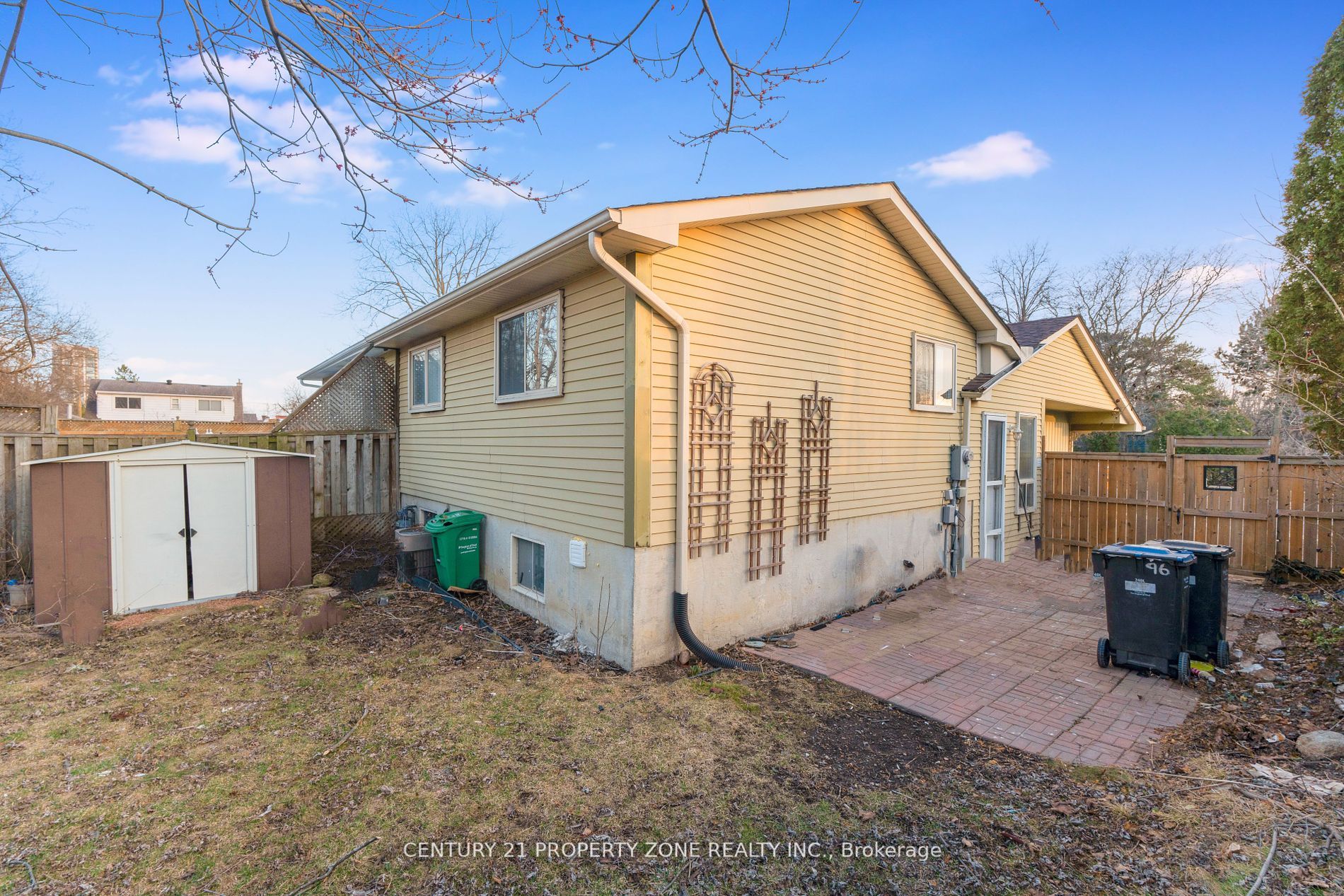 96 Centre Street N Property Photo 27