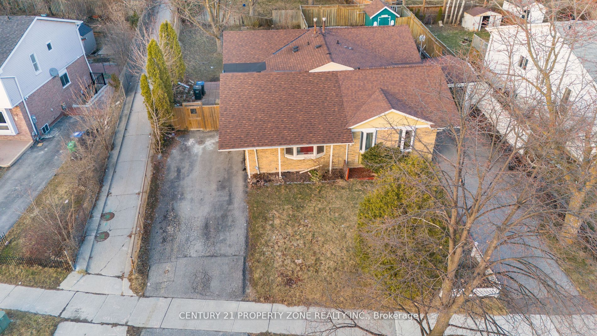 96 Centre Street N Property Photo 29