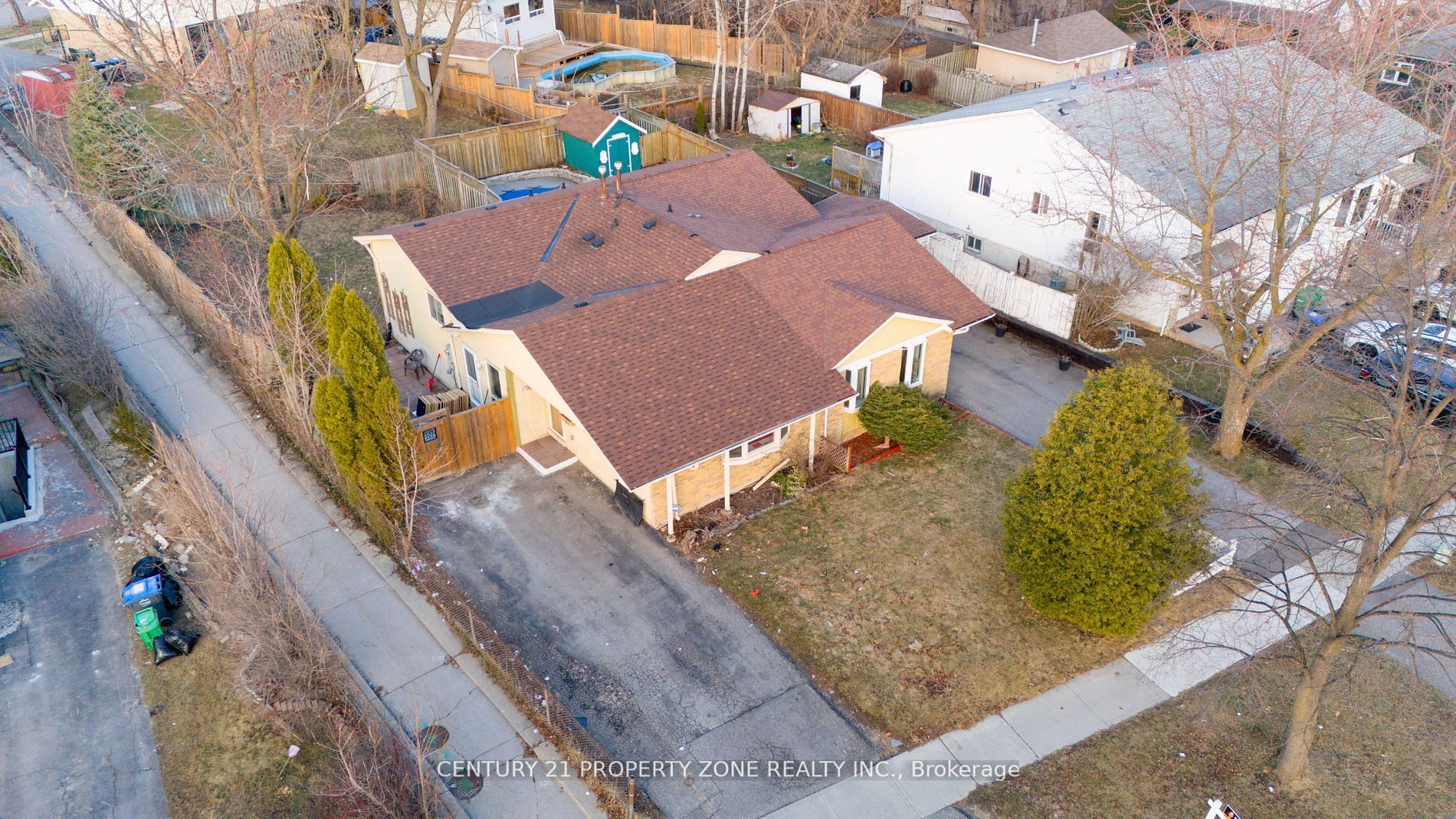 96 Centre Street N Property Photo 30